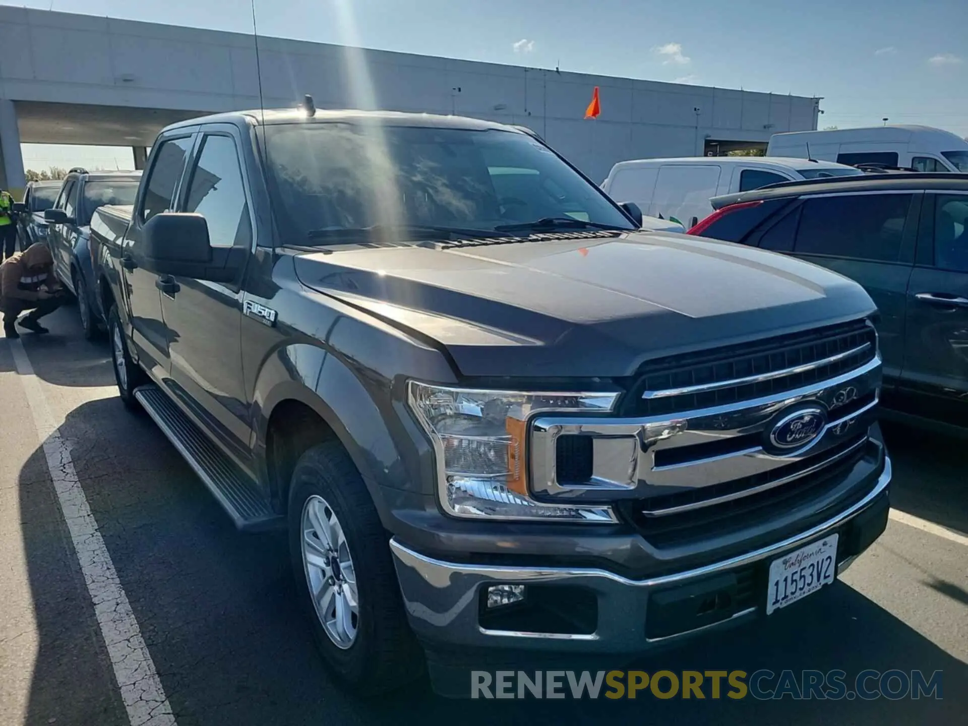 24 fotografías del automóvil dañado 1FTEW1CBXKKD64568 FORD F-150 2019