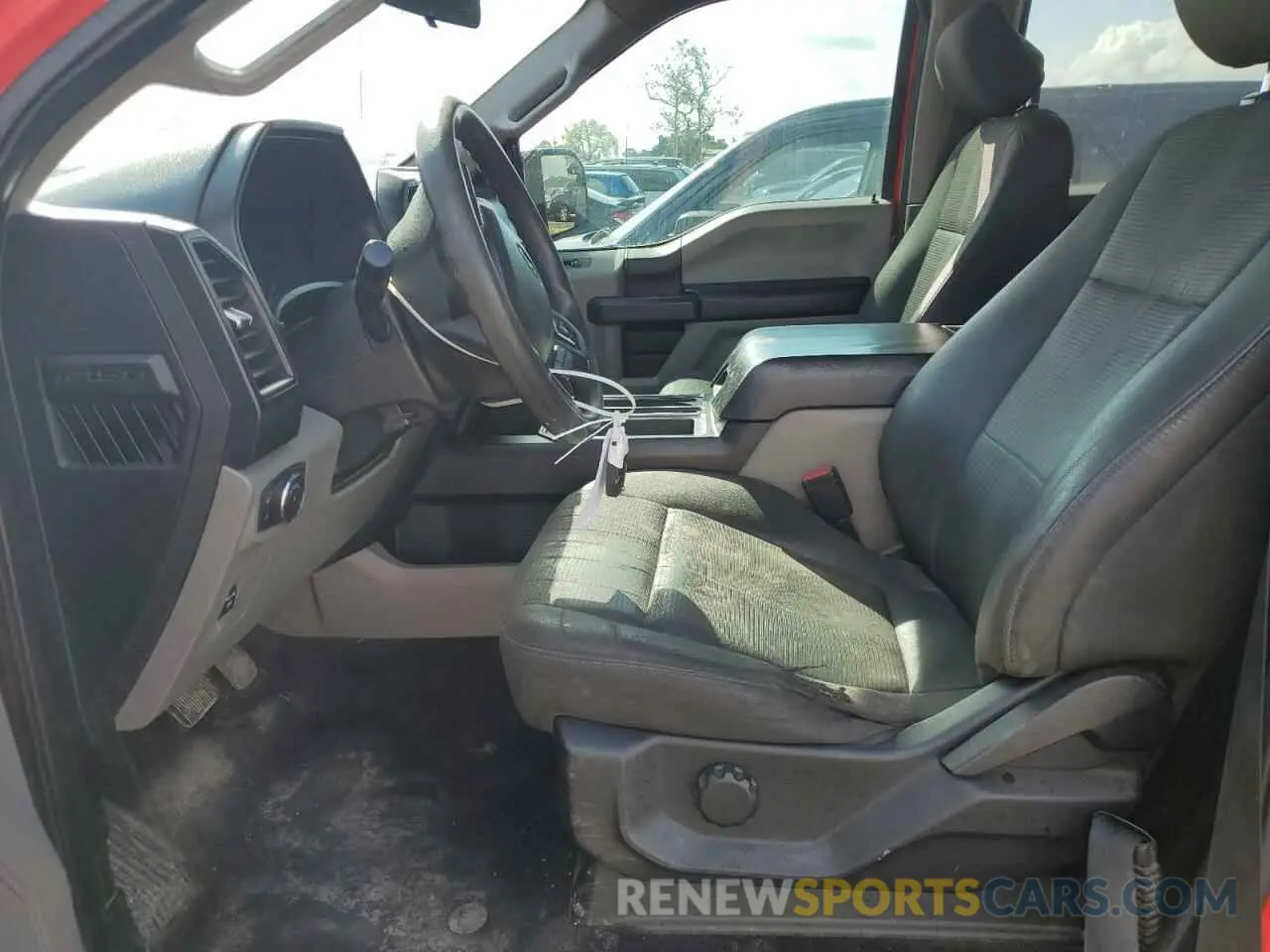 7 fotografías del automóvil dañado 1FTEW1CP1KKD03976 FORD F-150 2019