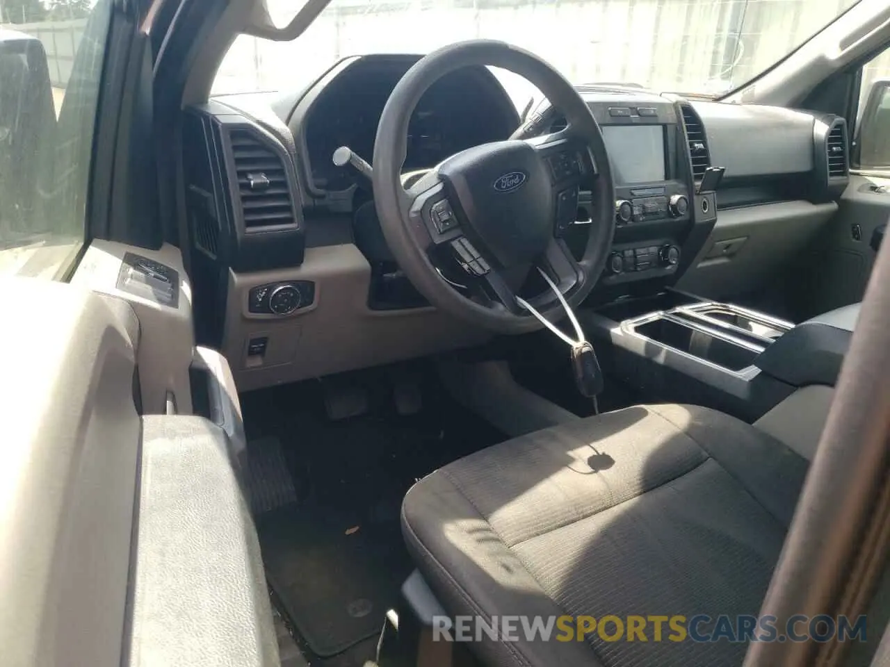 8 fotografías del automóvil dañado 1FTEW1CP1KKD68357 FORD F-150 2019