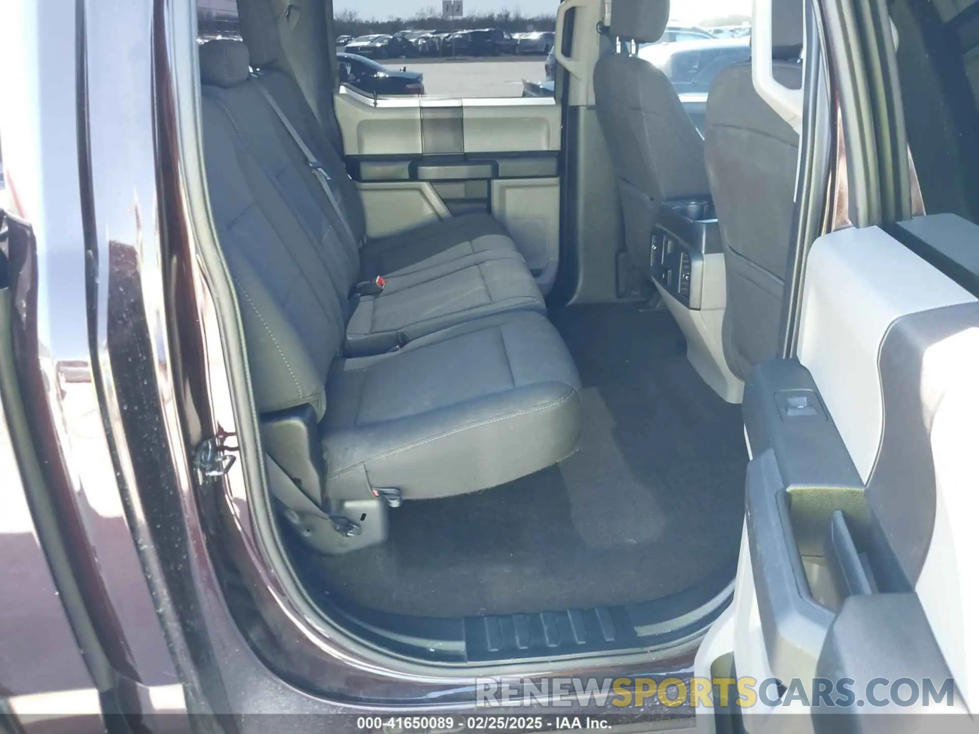 8 fotografías del automóvil dañado 1FTEW1CP3KKC76120 FORD F-150 2019