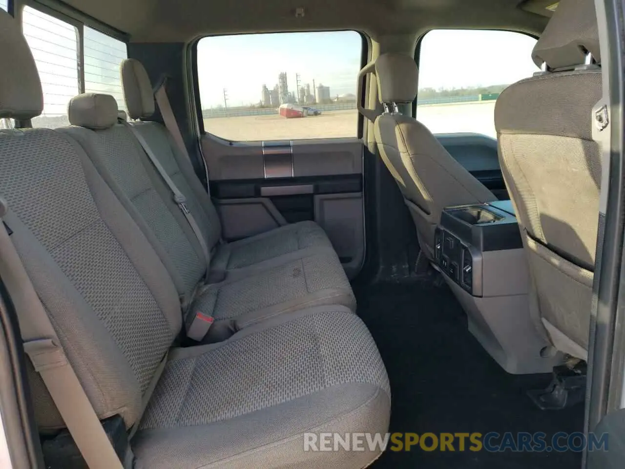 10 fotografías del automóvil dañado 1FTEW1CP5KKE21593 FORD F-150 2019