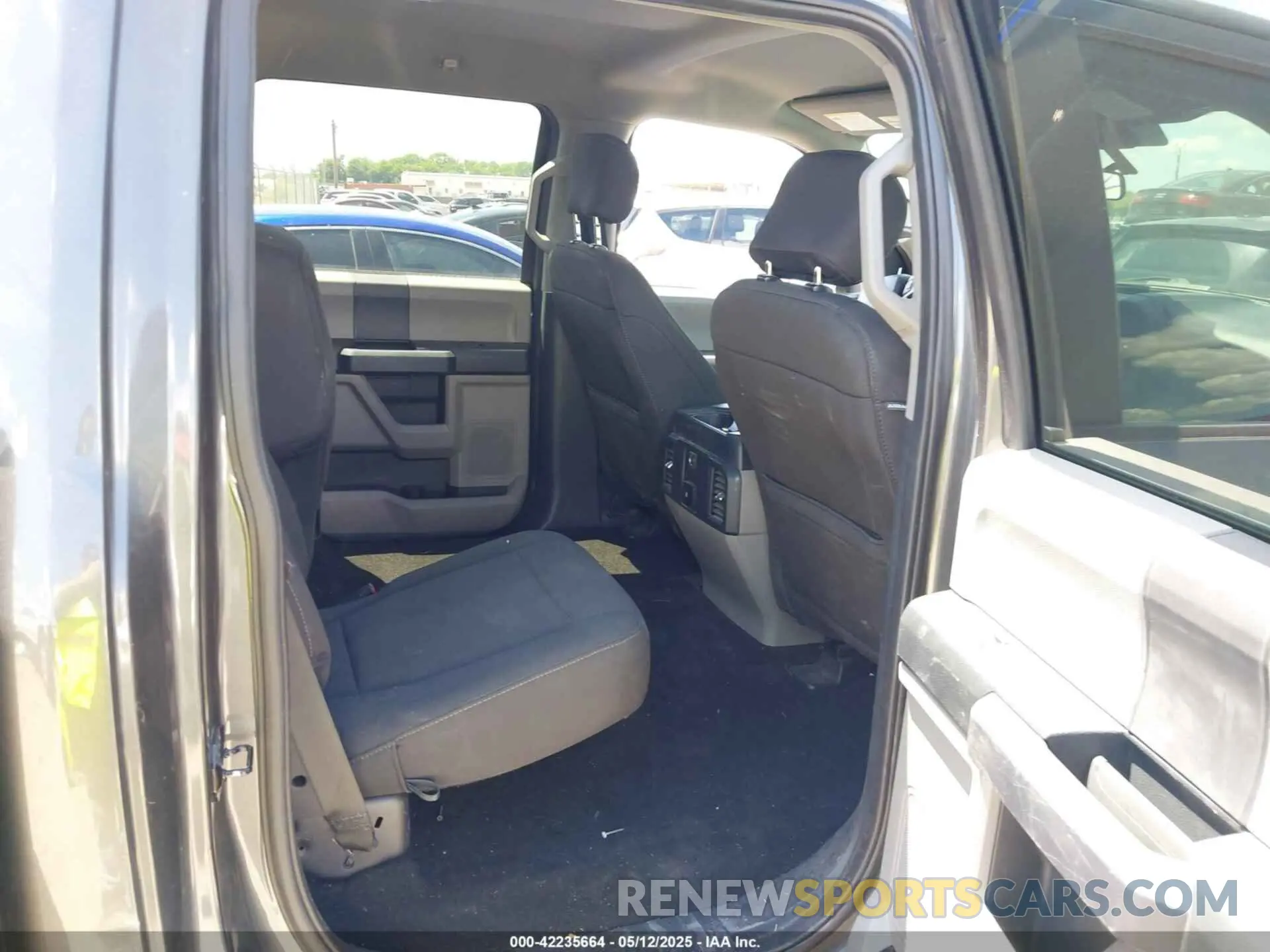 8 fotografías del automóvil dañado 1FTEW1CP7KKE04696 FORD F-150 2019