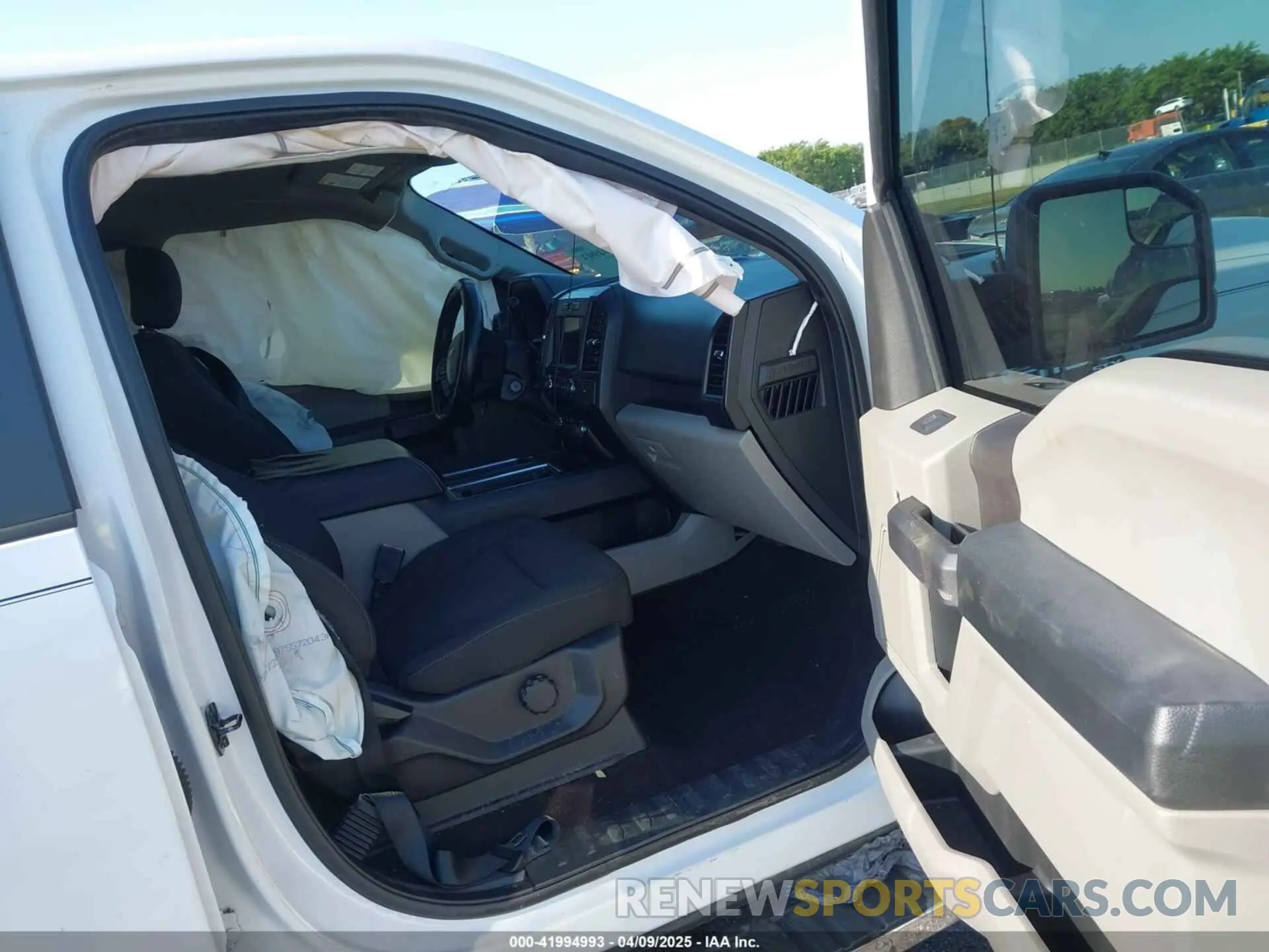 5 fotografías del automóvil dañado 1FTEW1CP9KKC27035 FORD F-150 2019