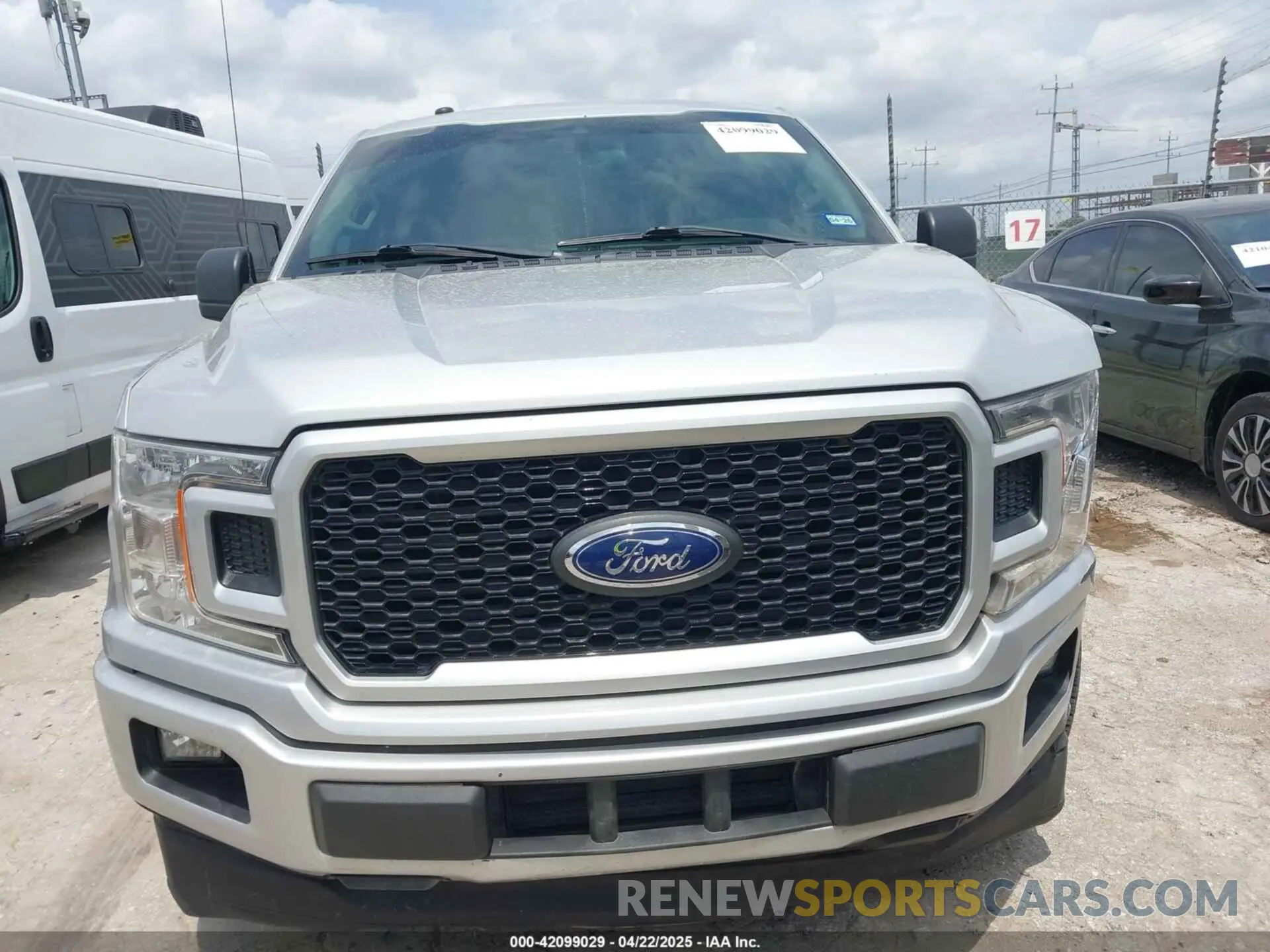 12 fotografías del automóvil dañado 1FTEW1CPXKKC96722 FORD F-150 2019