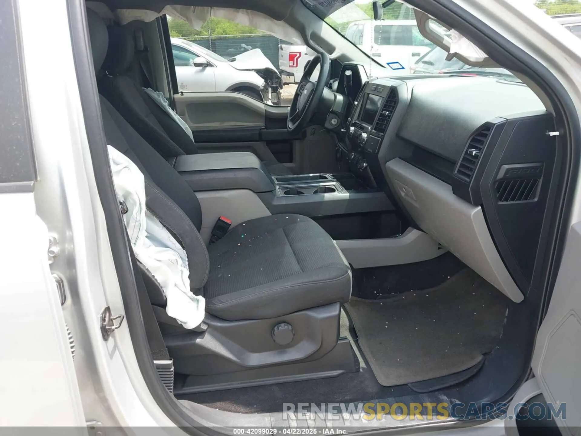5 fotografías del automóvil dañado 1FTEW1CPXKKC96722 FORD F-150 2019