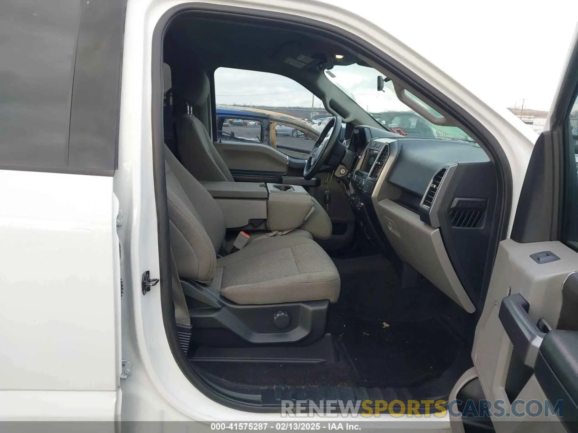 5 fotografías del automóvil dañado 1FTEW1E40KFB19446 FORD F-150 2019