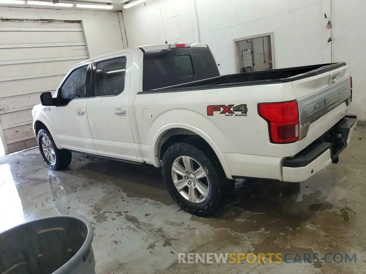 2 fotografías del automóvil dañado 1FTEW1E40KFC16467 FORD F-150 2019