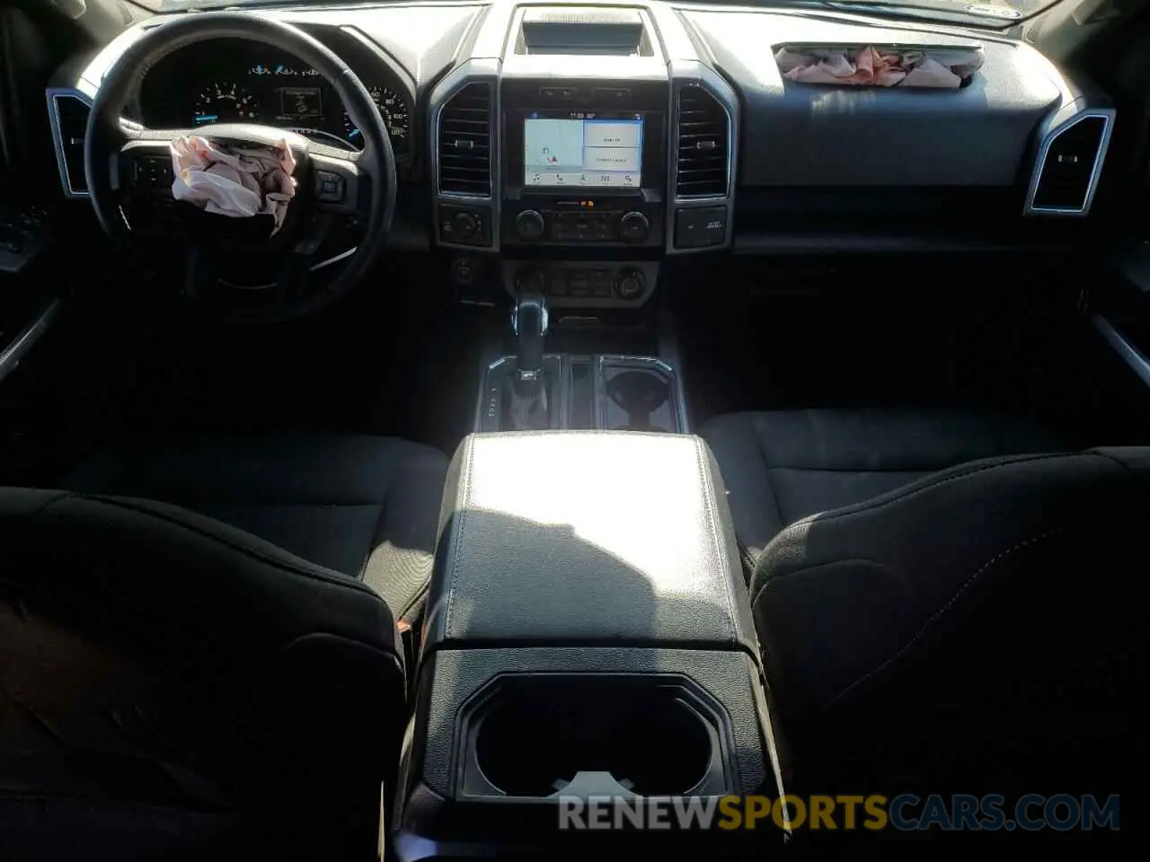 8 fotografías del automóvil dañado 1FTEW1E40KKE13484 FORD F-150 2019