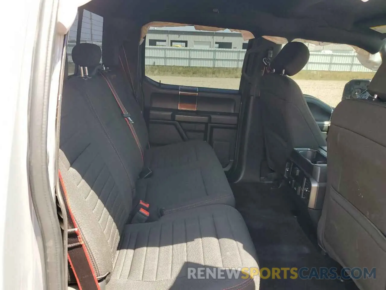 10 fotografías del automóvil dañado 1FTEW1E41KFA80804 FORD F-150 2019