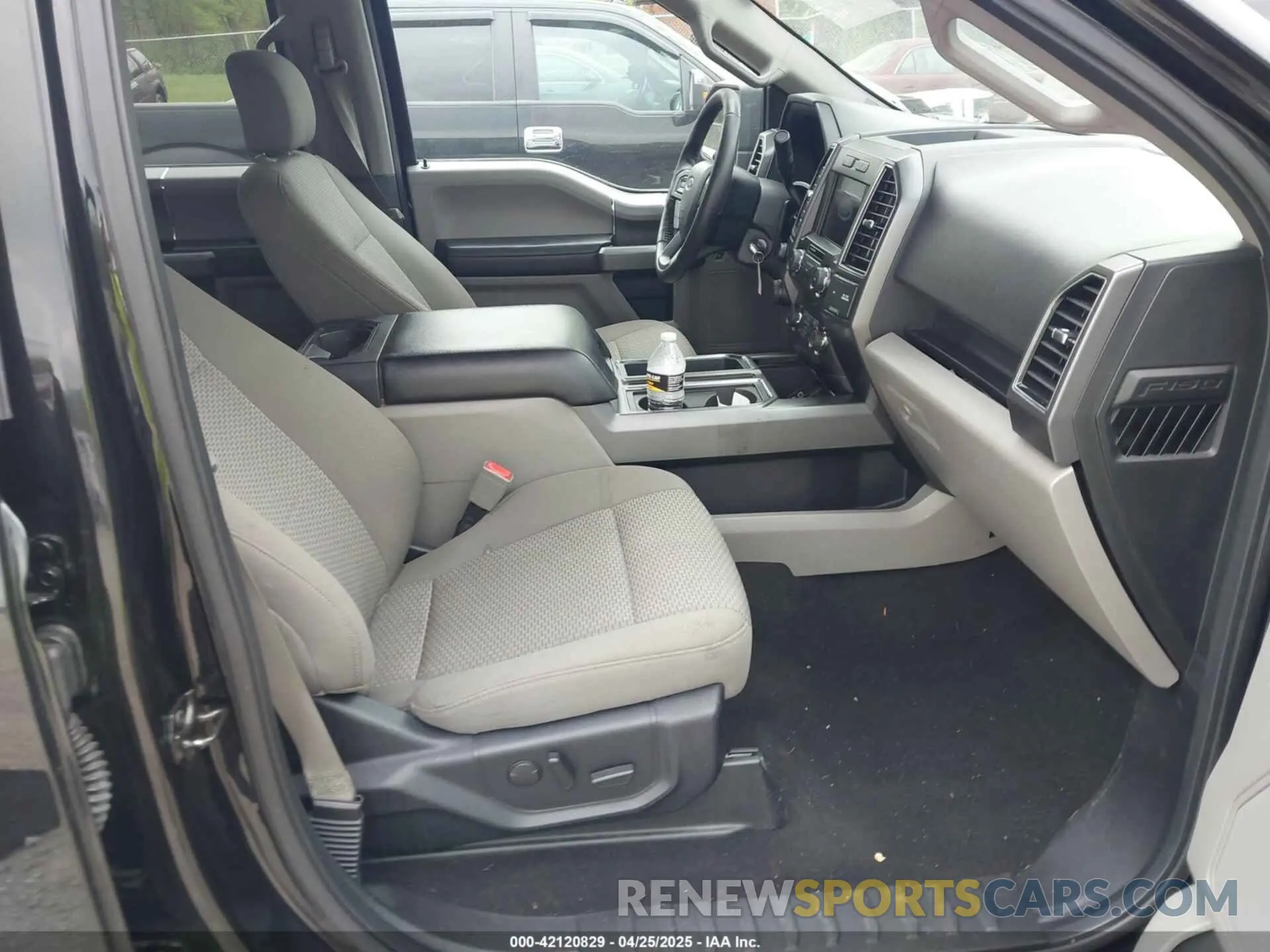 5 fotografías del automóvil dañado 1FTEW1E42KFA27027 FORD F-150 2019