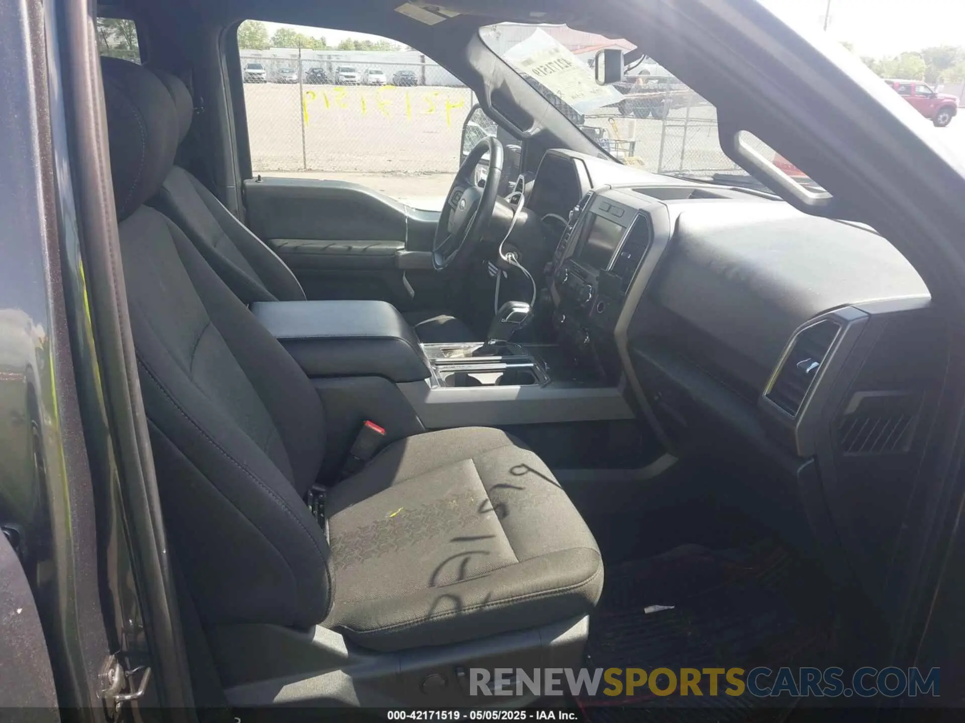5 fotografías del automóvil dañado 1FTEW1E42KFC99982 FORD F-150 2019