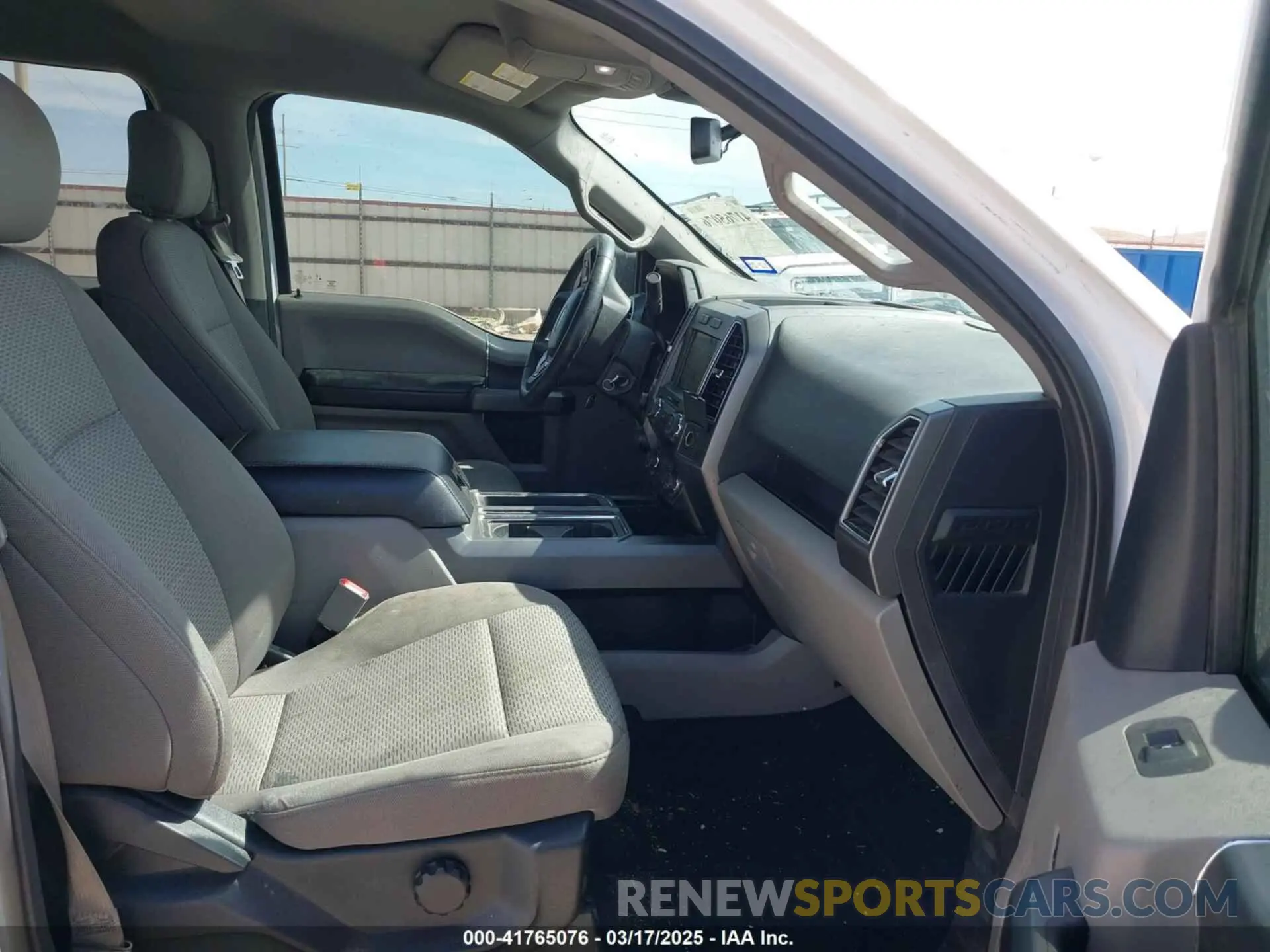 5 fotografías del automóvil dañado 1FTEW1E42KKE77610 FORD F-150 2019