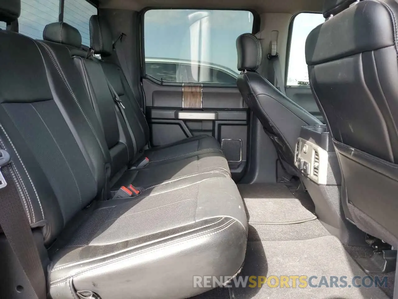 10 fotografías del automóvil dañado 1FTEW1E42KKF19063 FORD F-150 2019