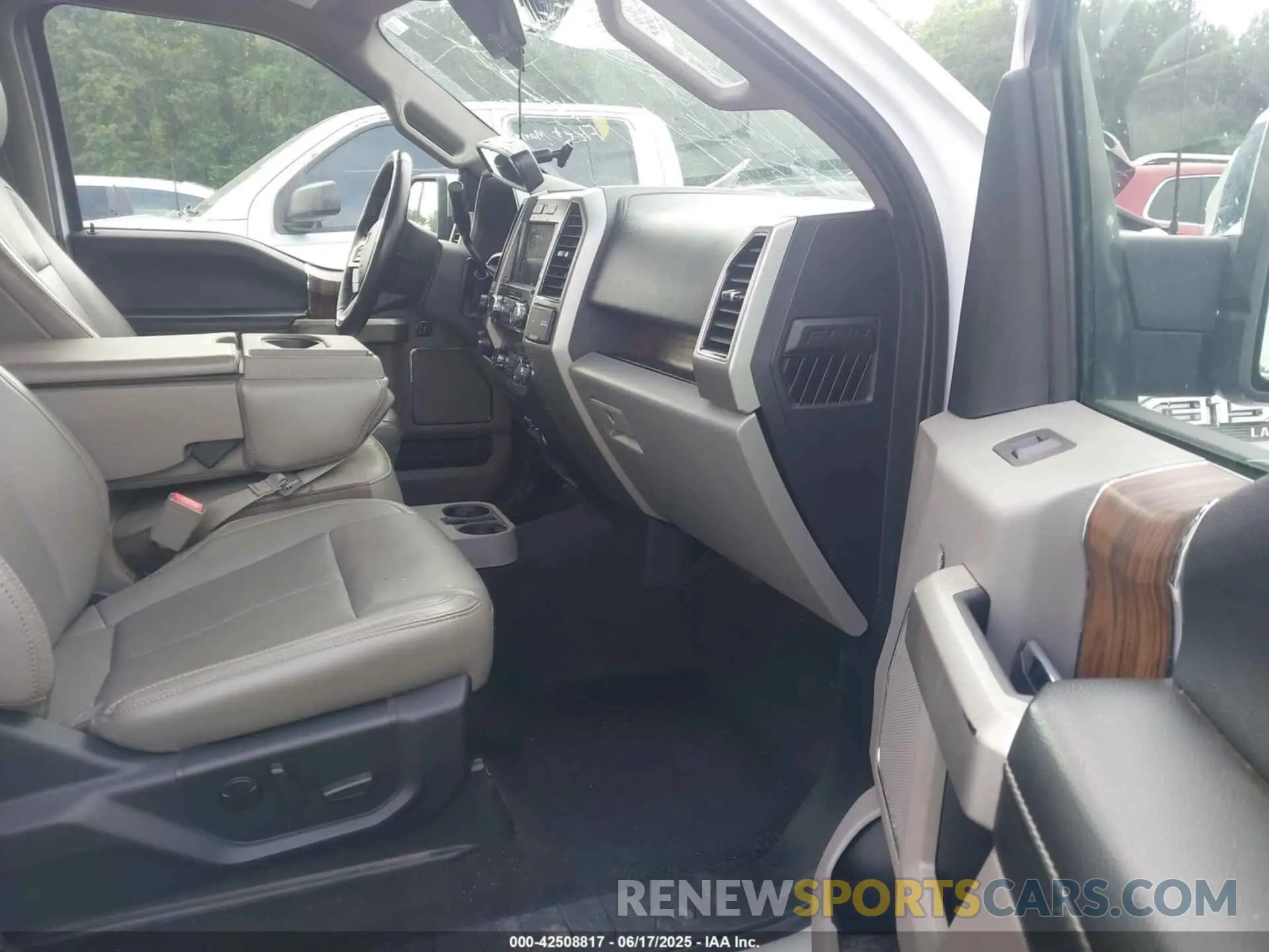 5 fotografías del automóvil dañado 1FTEW1E43KKE84792 FORD F-150 2019