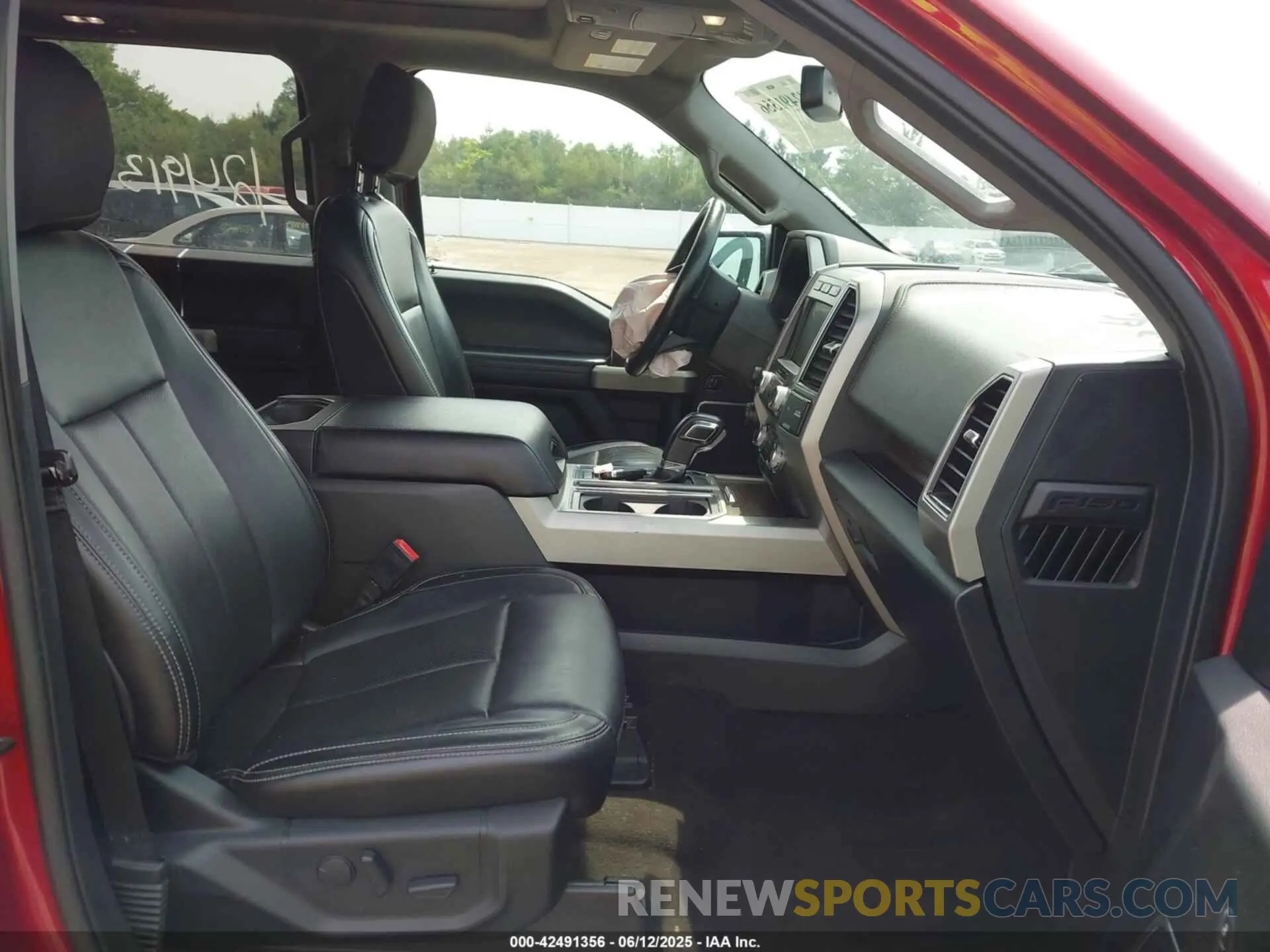 5 fotografías del automóvil dañado 1FTEW1E44KFB16372 FORD F-150 2019