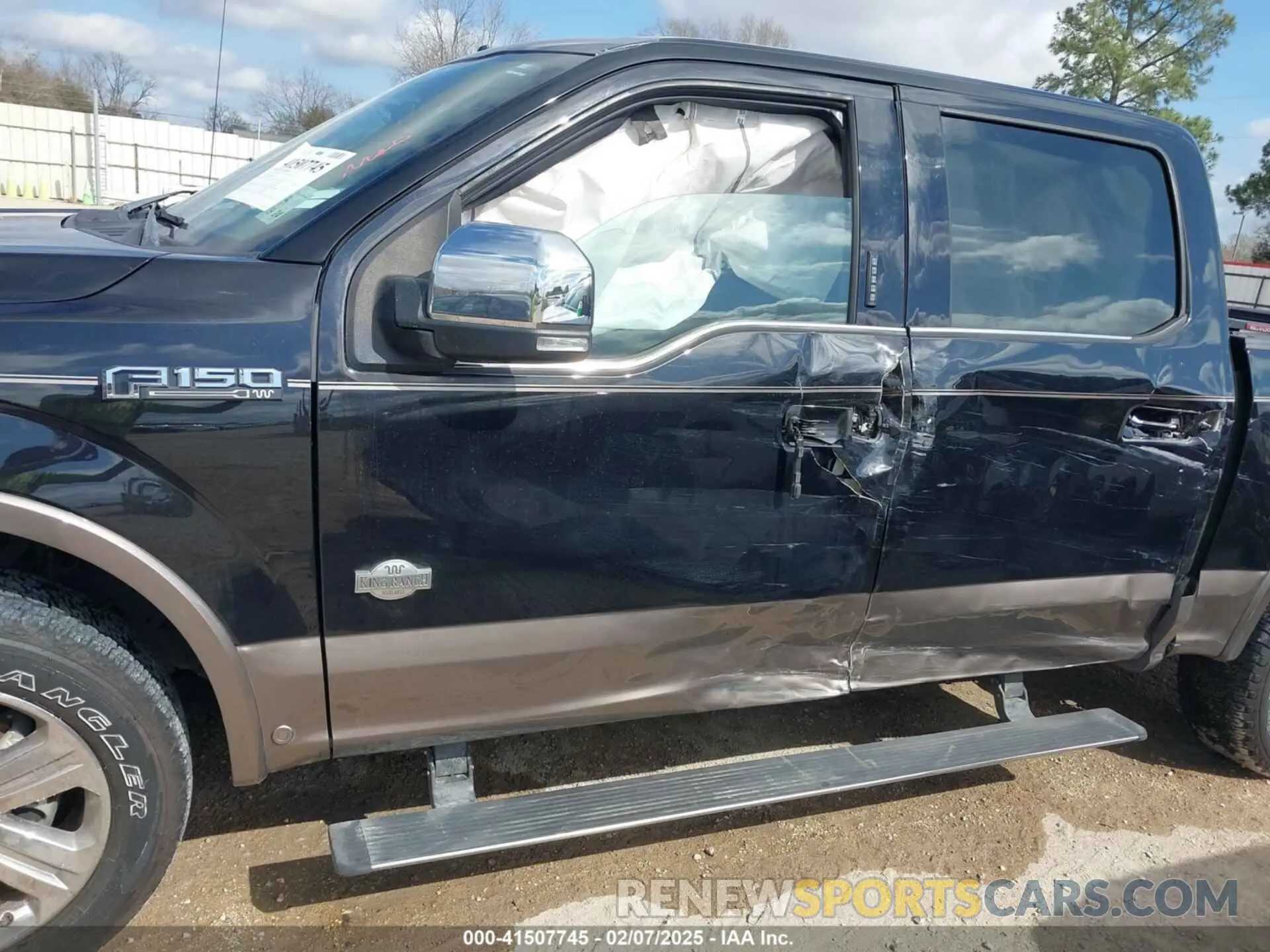14 fotografías del automóvil dañado 1FTEW1E44KFC77742 FORD F-150 2019