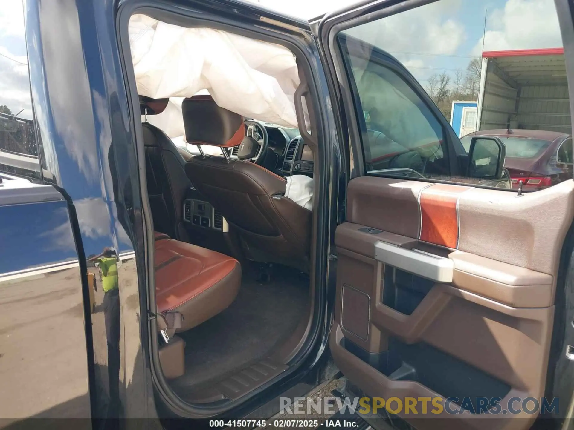 8 fotografías del automóvil dañado 1FTEW1E44KFC77742 FORD F-150 2019