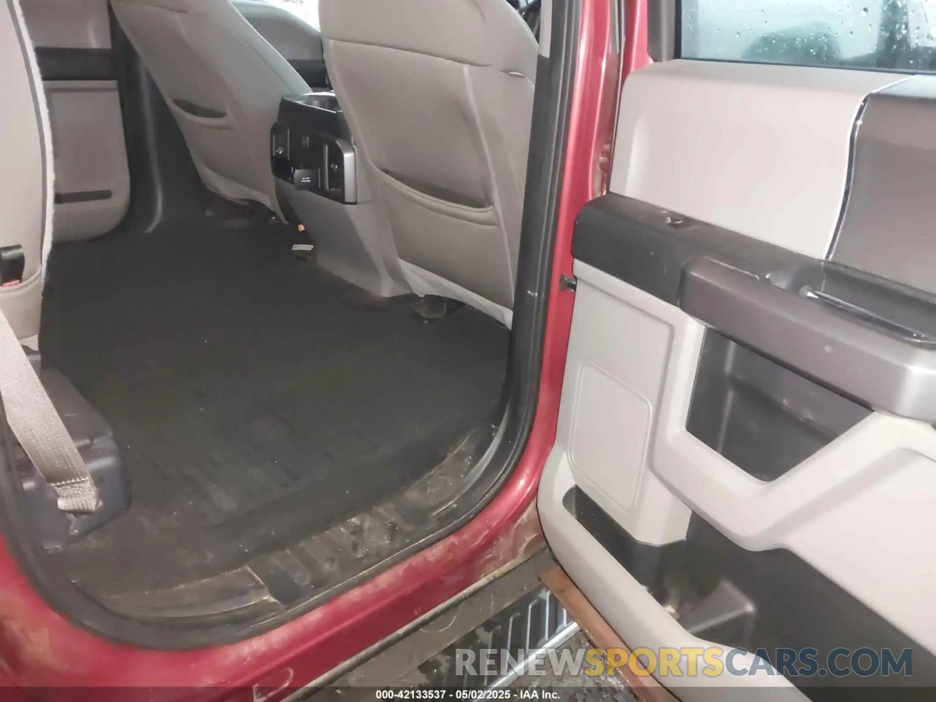 8 fotografías del automóvil dañado 1FTEW1E45KKC76090 FORD F-150 2019