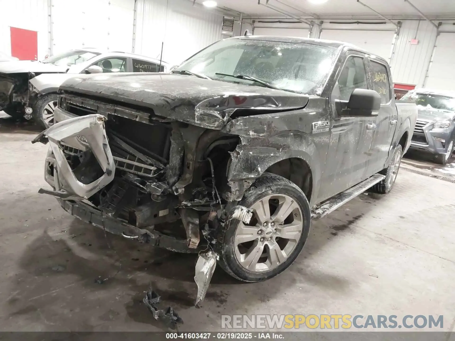 2 fotografías del automóvil dañado 1FTEW1E46KFC86572 FORD F-150 2019