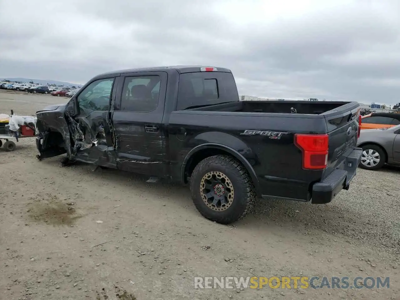 2 fotografías del automóvil dañado 1FTEW1E46KKC69679 FORD F-150 2019