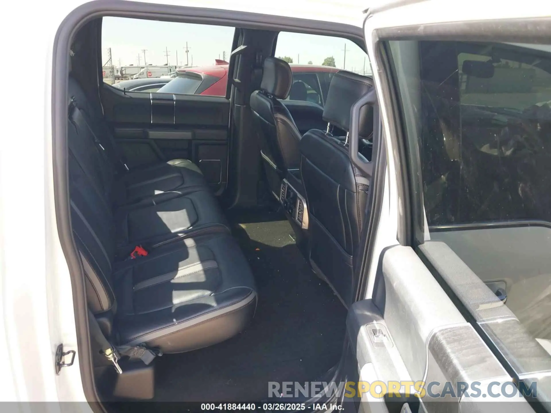 8 fotografías del automóvil dañado 1FTEW1E47KFA52960 FORD F-150 2019