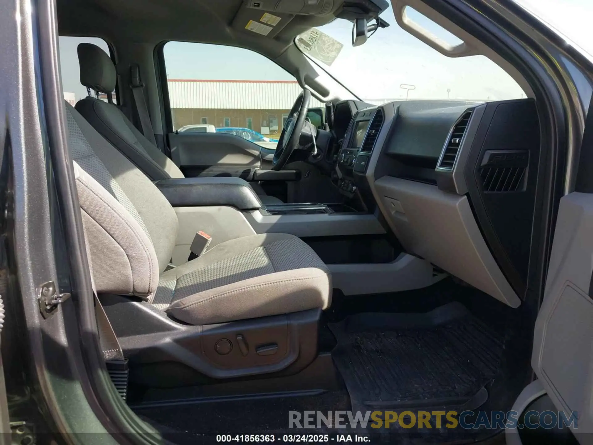 5 fotografías del automóvil dañado 1FTEW1E47KKE13904 FORD F-150 2019