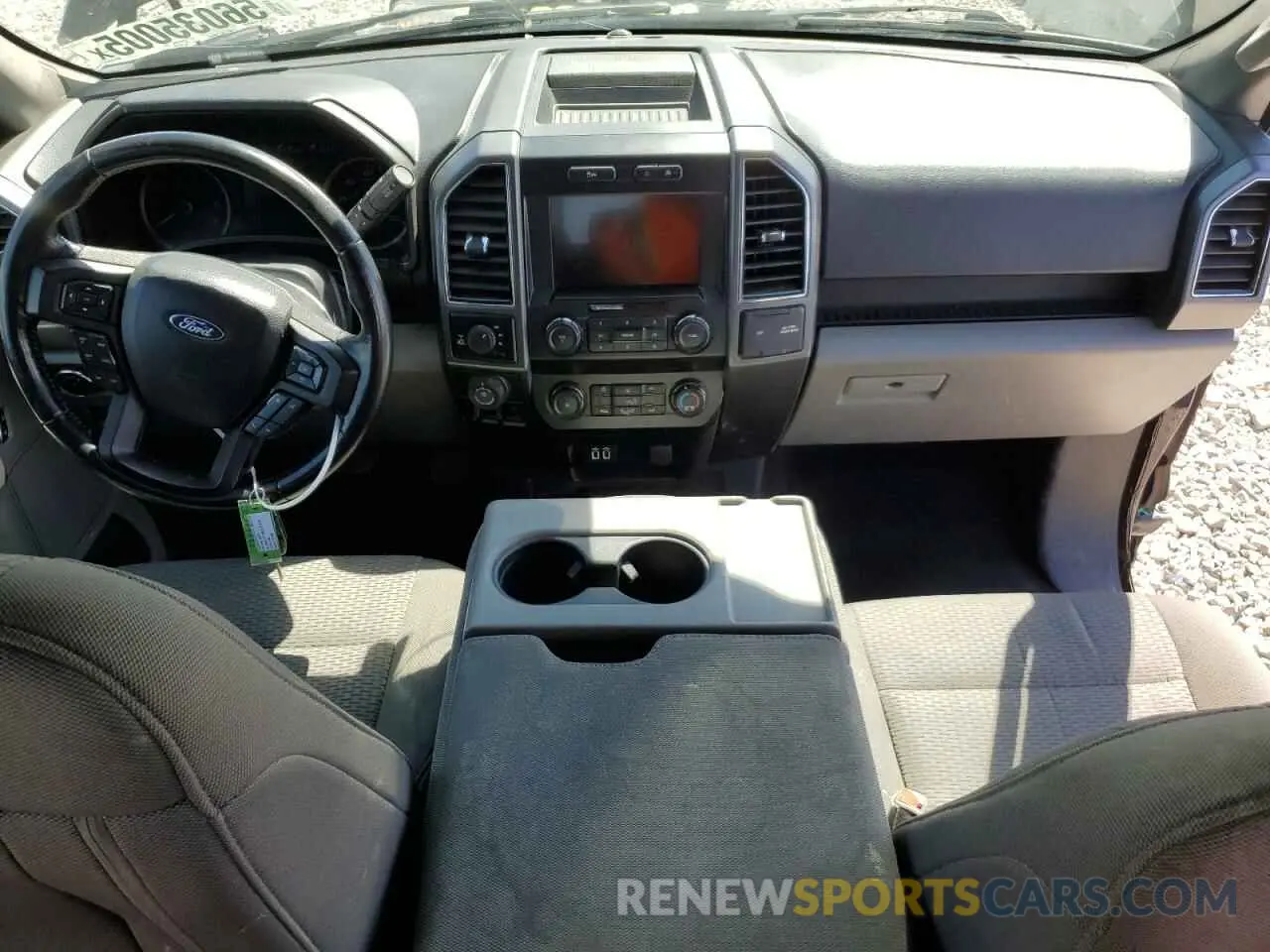 8 fotografías del automóvil dañado 1FTEW1E48KKD74160 FORD F-150 2019