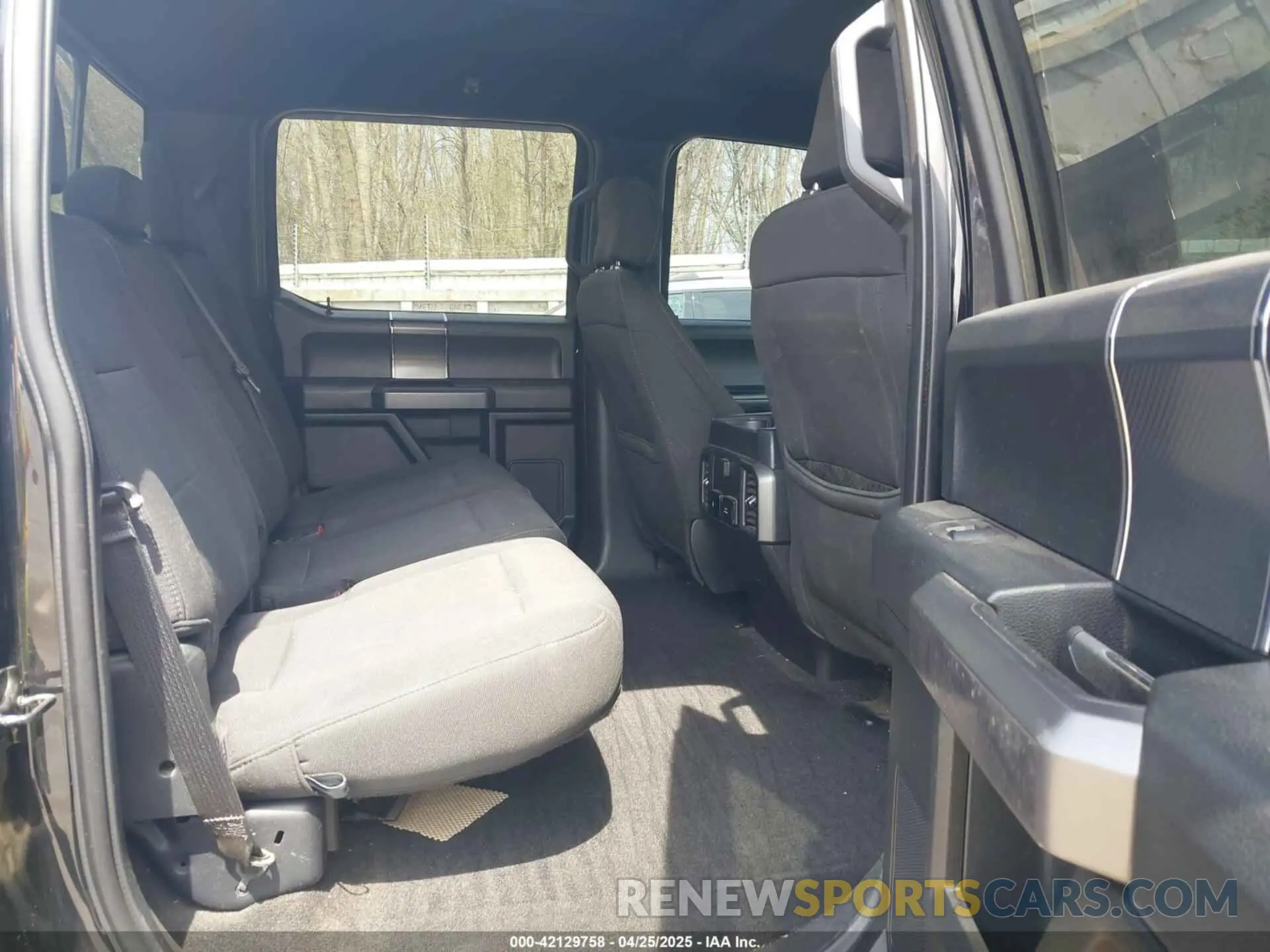 8 fotografías del automóvil dañado 1FTEW1E49KFB95490 FORD F-150 2019
