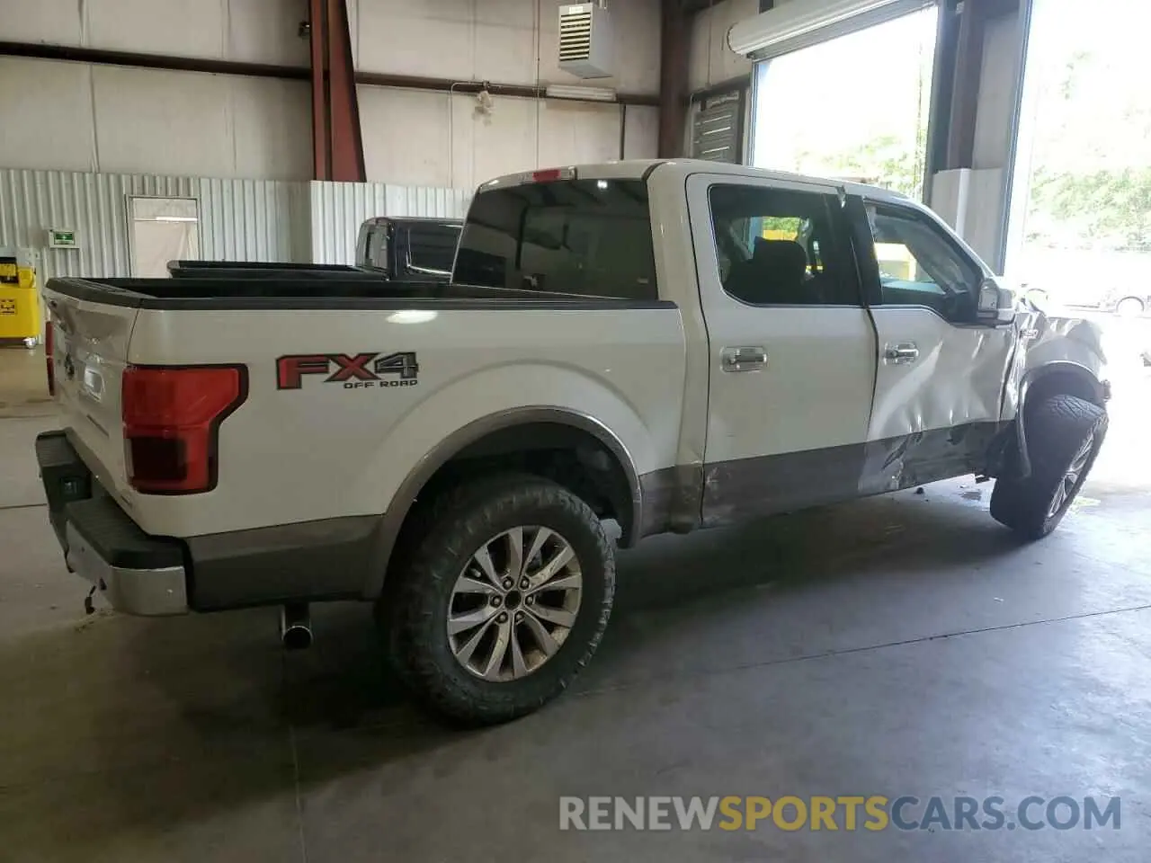 3 fotografías del automóvil dañado 1FTEW1E49KFC23238 FORD F-150 2019