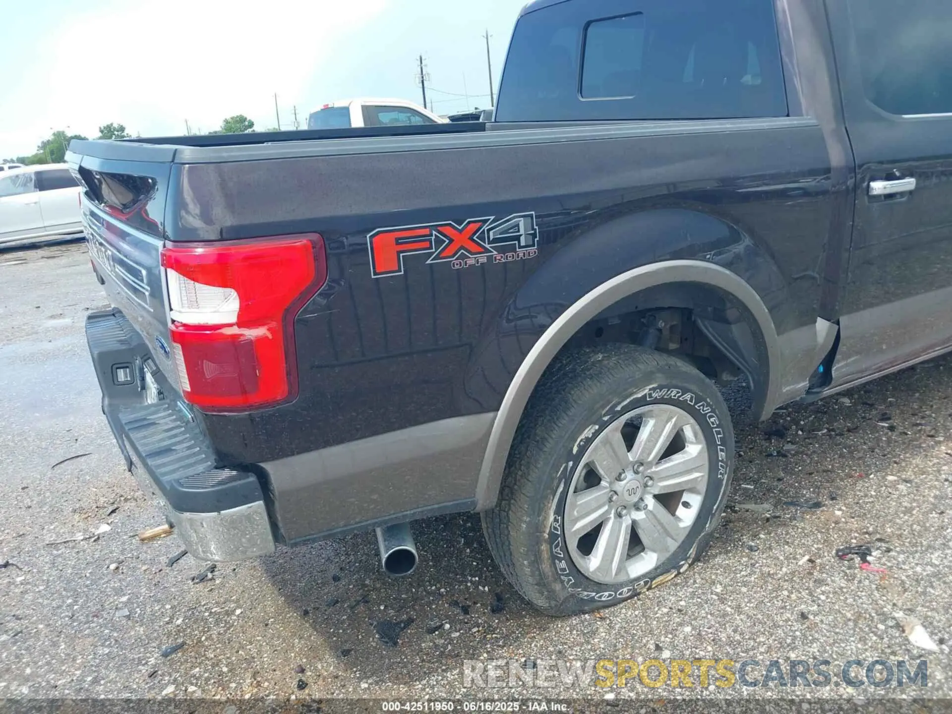 4 fotografías del automóvil dañado 1FTEW1E49KFC84721 FORD F-150 2019