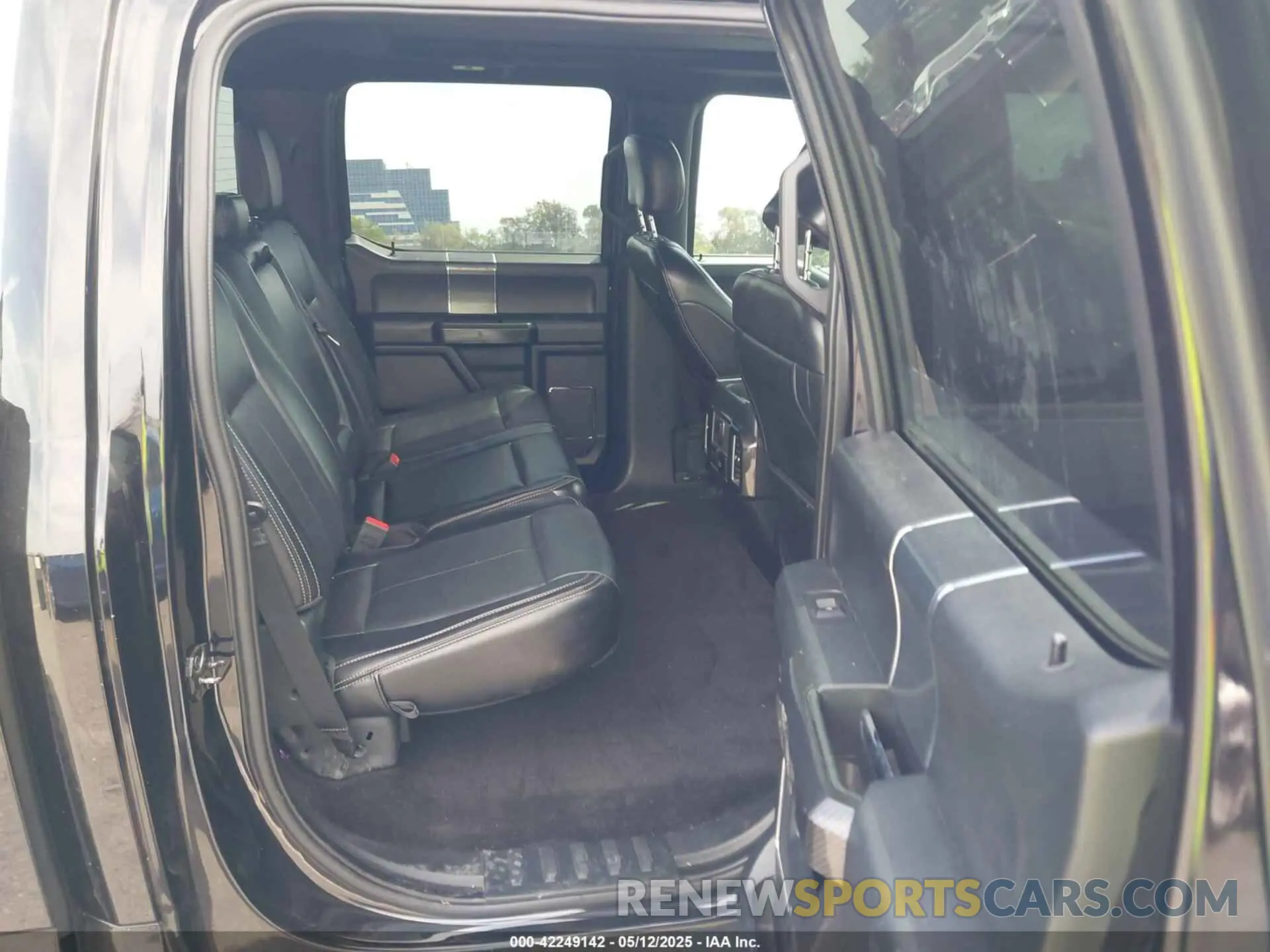 8 fotografías del automóvil dañado 1FTEW1E49KKE80701 FORD F-150 2019