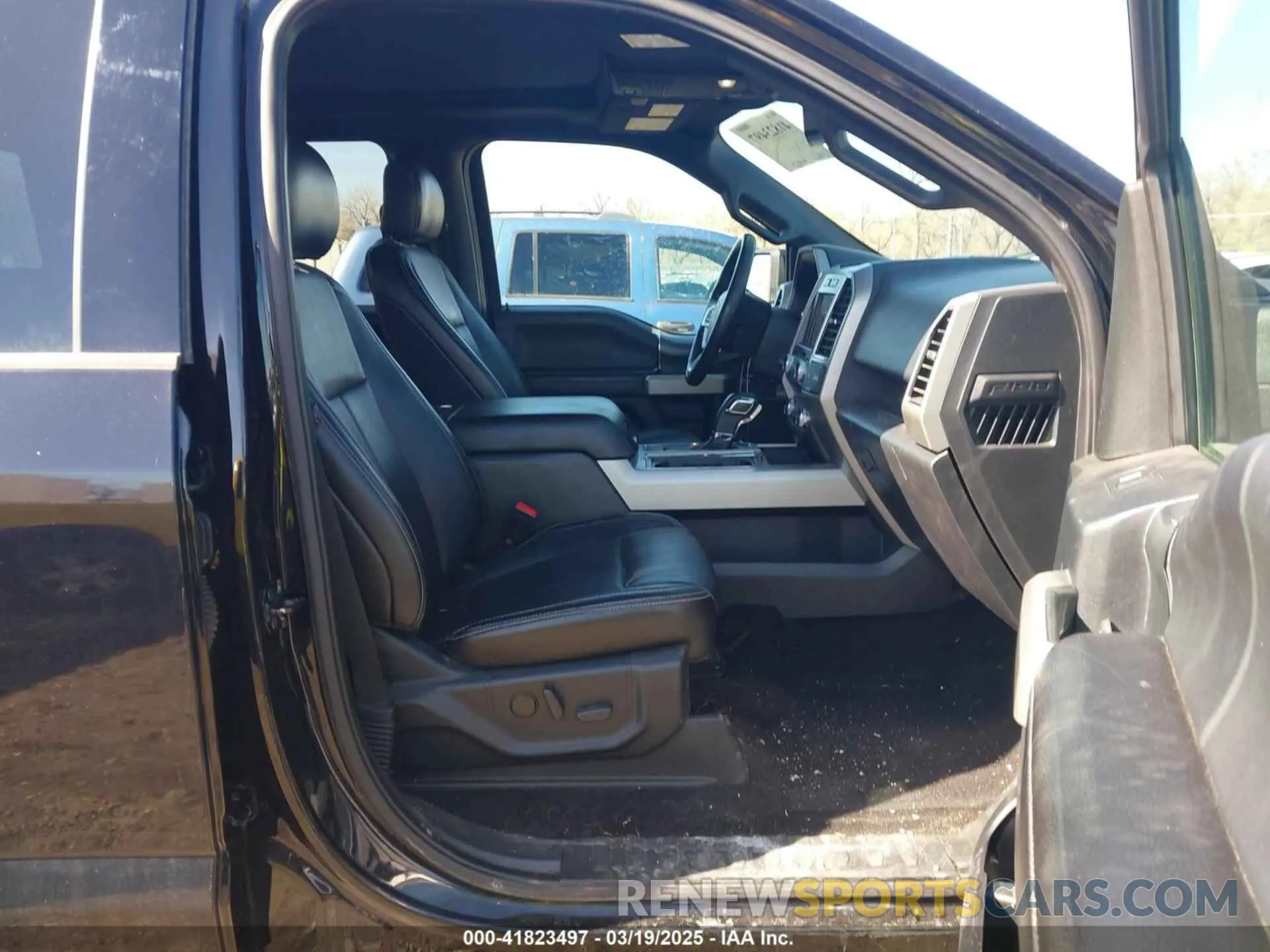 5 fotografías del automóvil dañado 1FTEW1E4XKFD22053 FORD F-150 2019