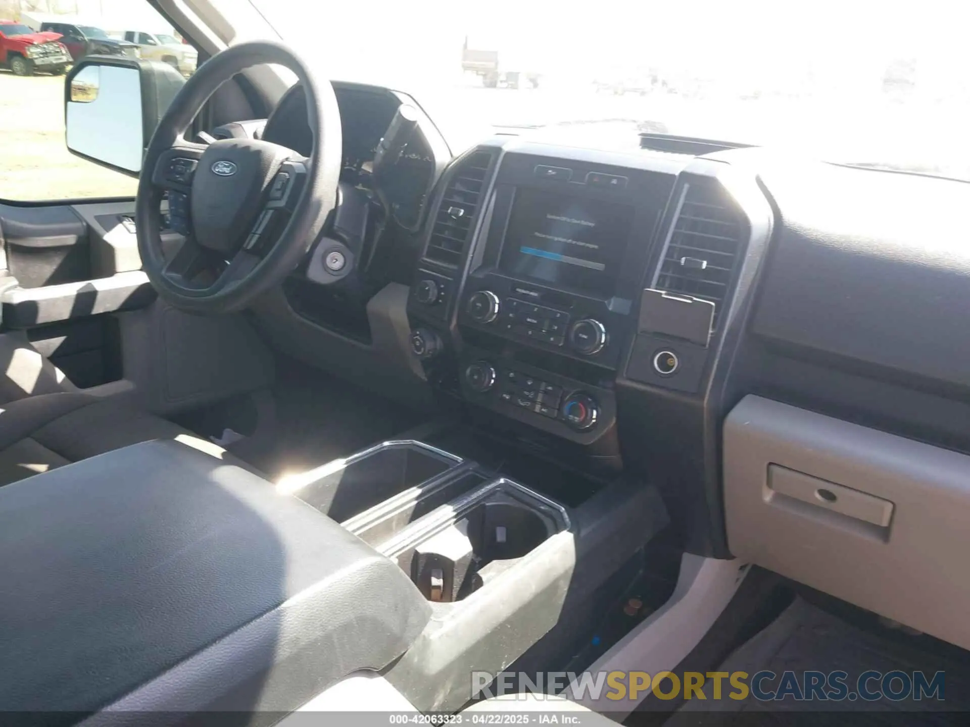 21 fotografías del automóvil dañado 1FTEW1E4XKKE93960 FORD F-150 2019