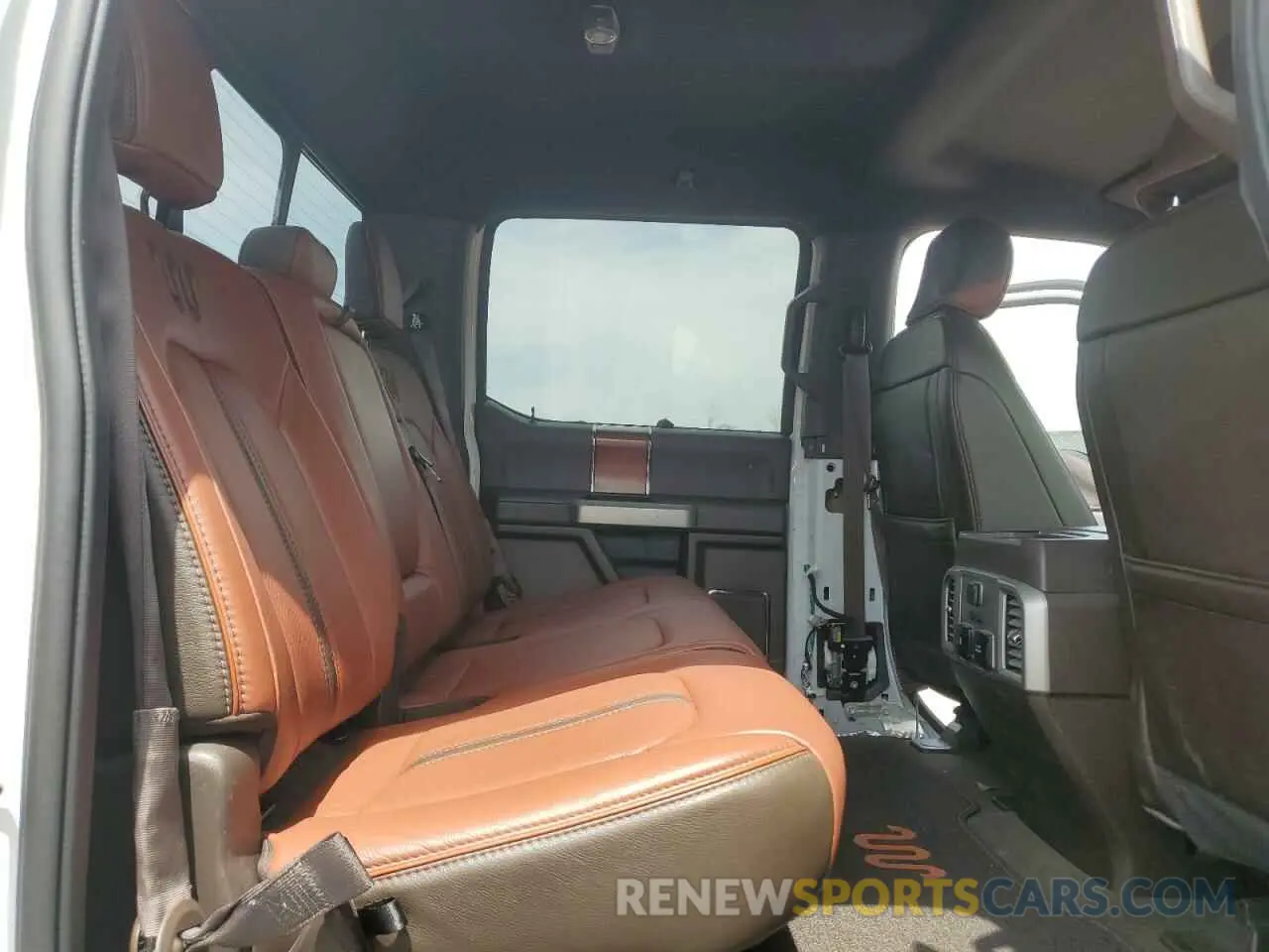 10 fotografías del automóvil dañado 1FTEW1E51KFB58751 FORD F-150 2019