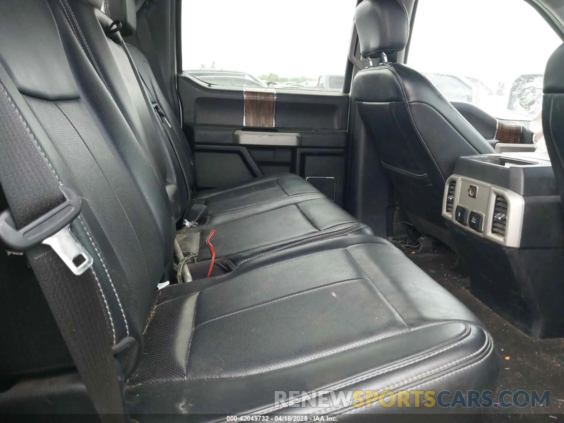 8 fotografías del automóvil dañado 1FTEW1E51KKC41183 FORD F-150 2019