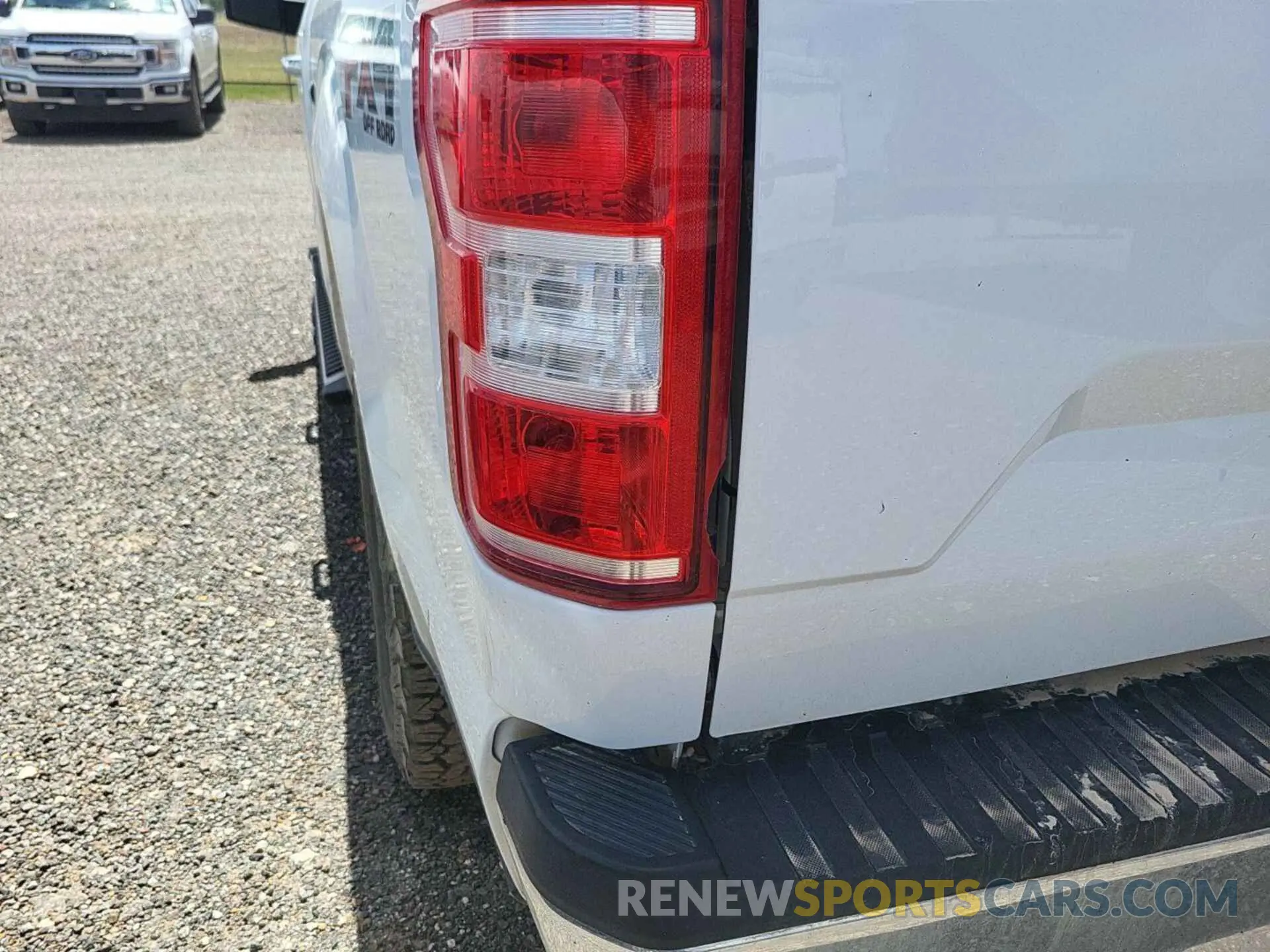 2 fotografías del automóvil dañado 1FTEW1E51KKD51103 FORD F-150 2019