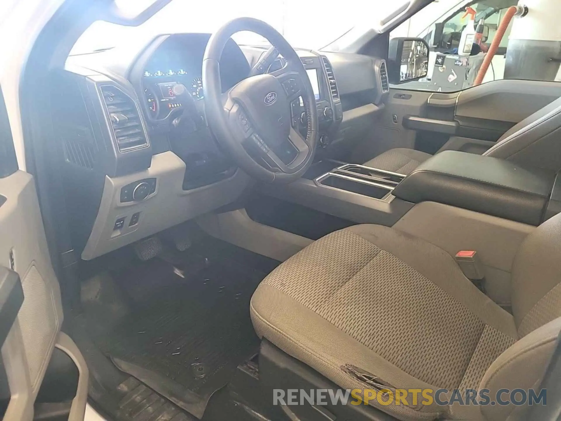 26 fotografías del automóvil dañado 1FTEW1E51KKD51103 FORD F-150 2019