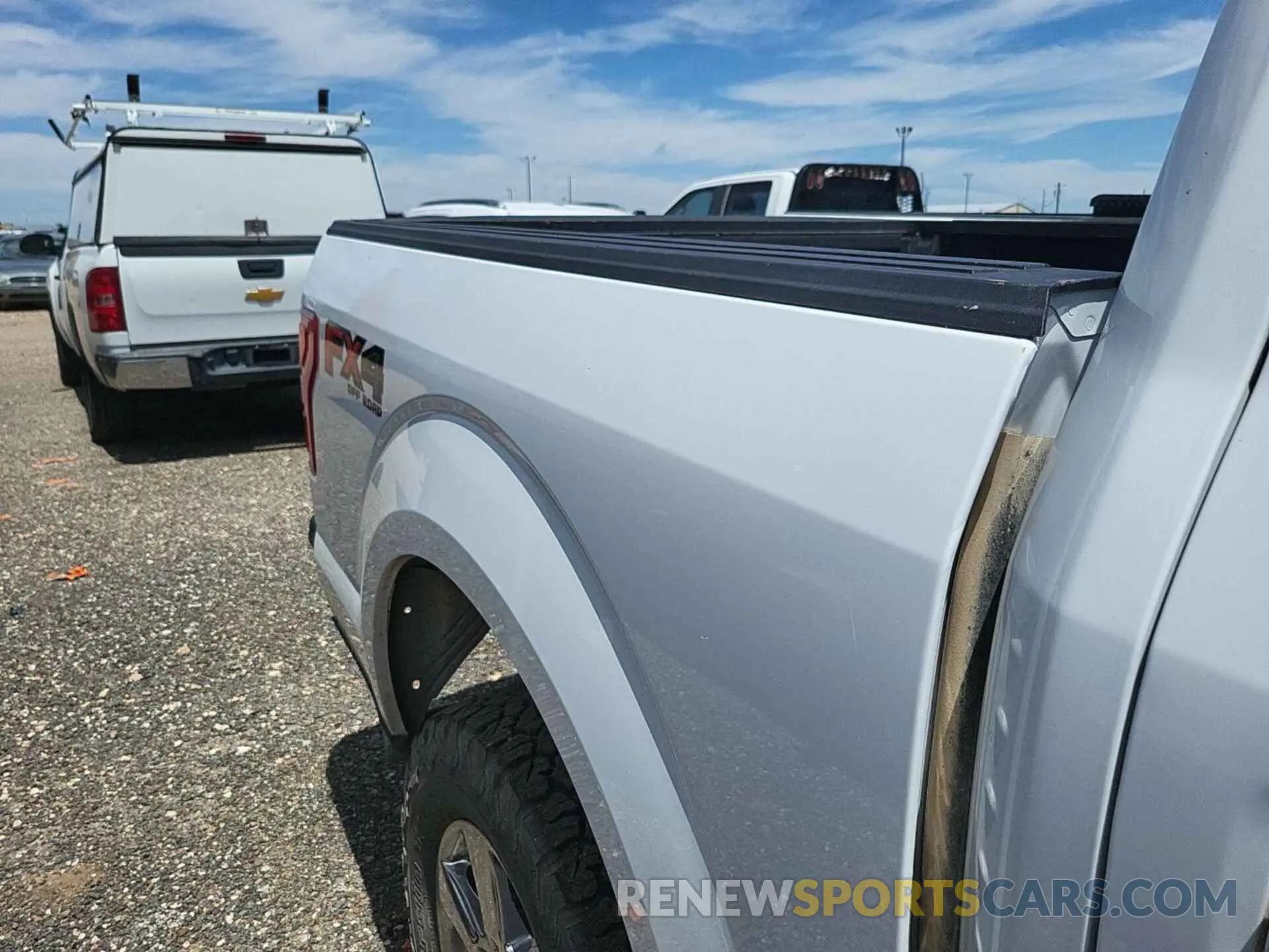 5 fotografías del automóvil dañado 1FTEW1E51KKD51103 FORD F-150 2019