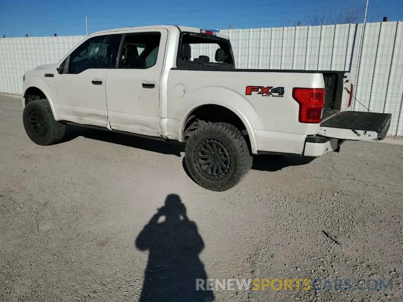 2 fotografías del automóvil dañado 1FTEW1E55KFA99039 FORD F-150 2019