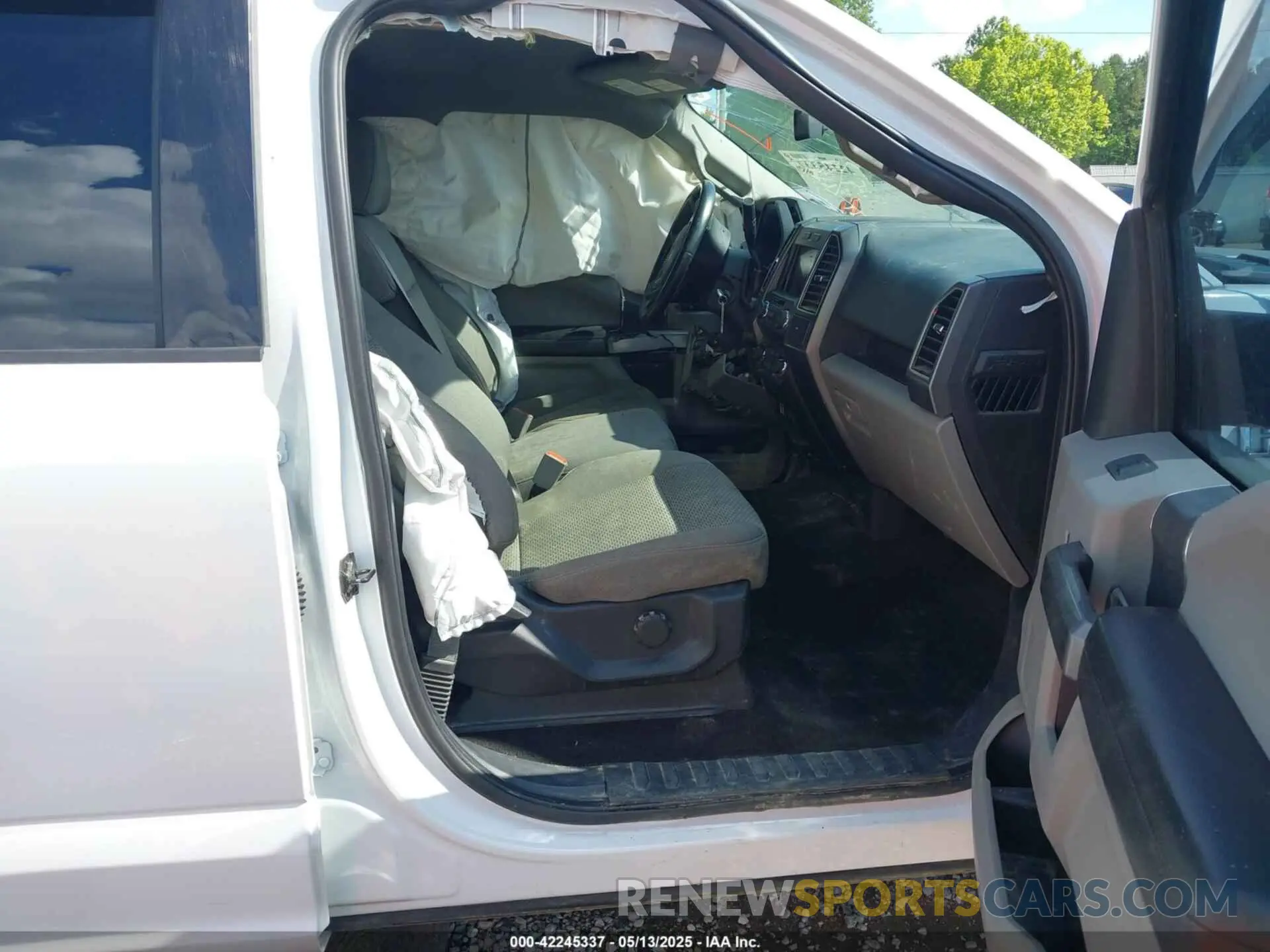 5 fotografías del automóvil dañado 1FTEW1E56KFB91082 FORD F-150 2019