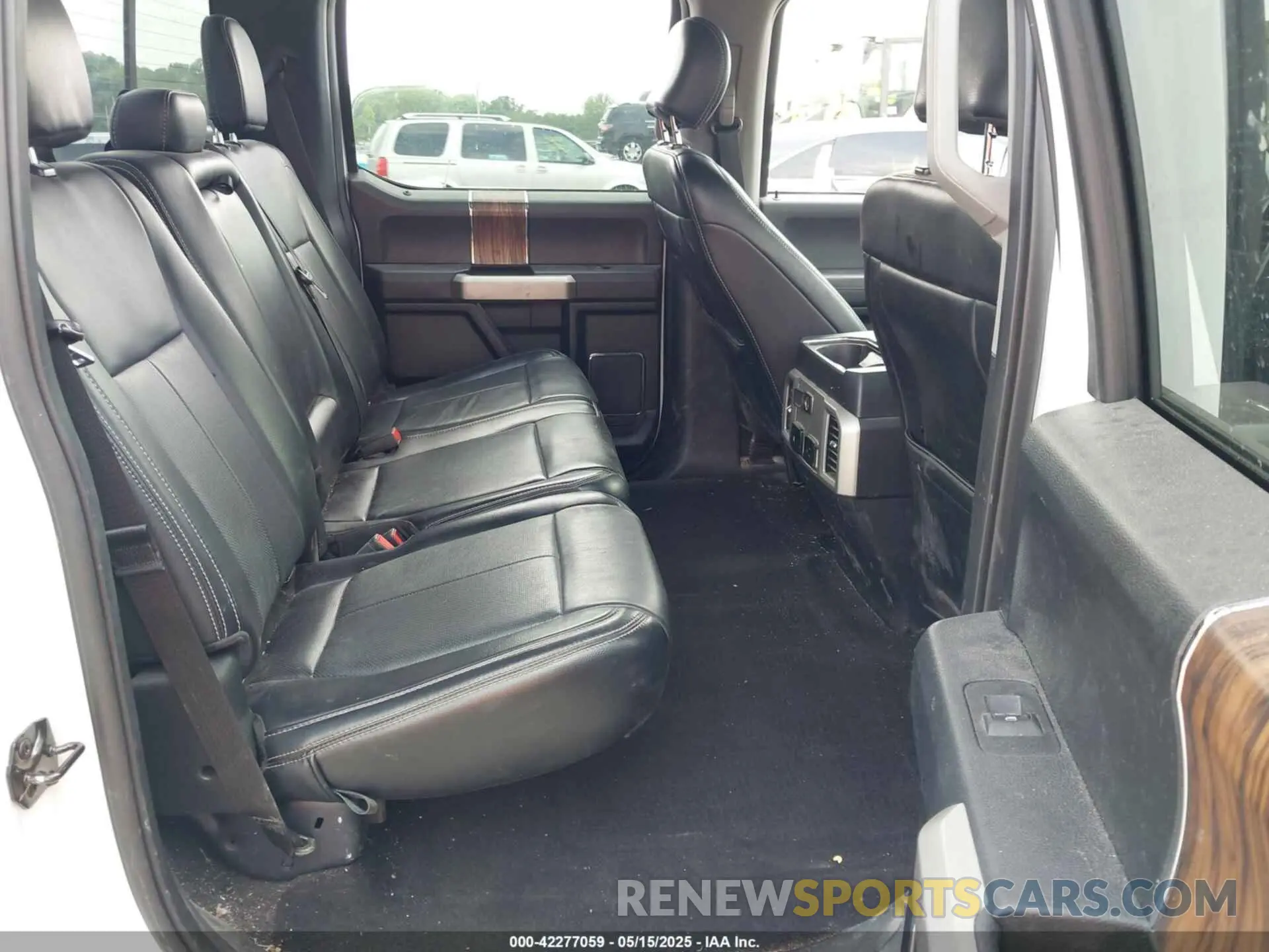 8 fotografías del automóvil dañado 1FTEW1E57KFA55172 FORD F-150 2019