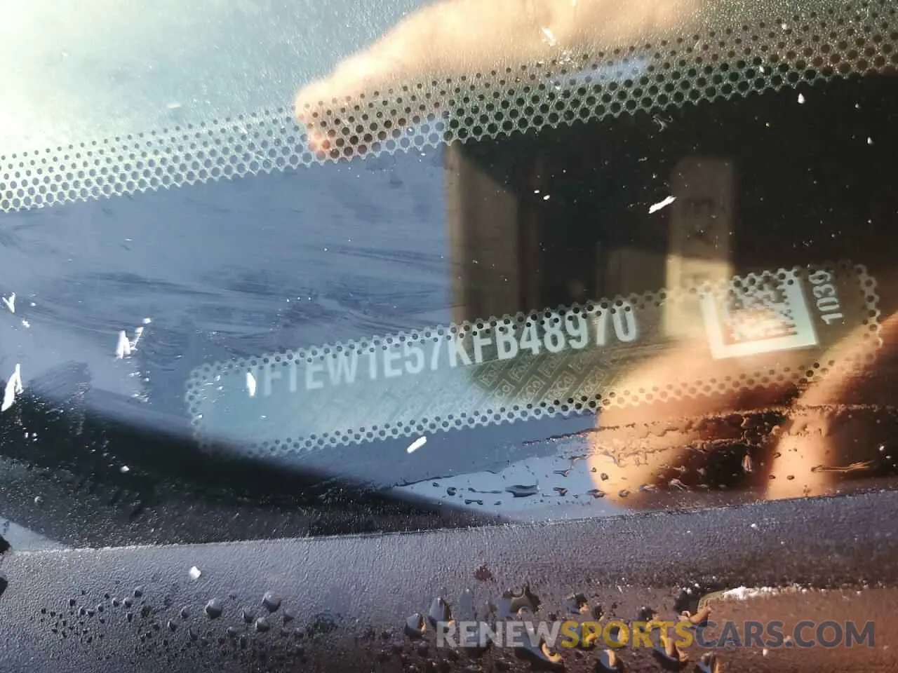15 fotografías del automóvil dañado 1FTEW1E57KFB48970 FORD F-150 2019