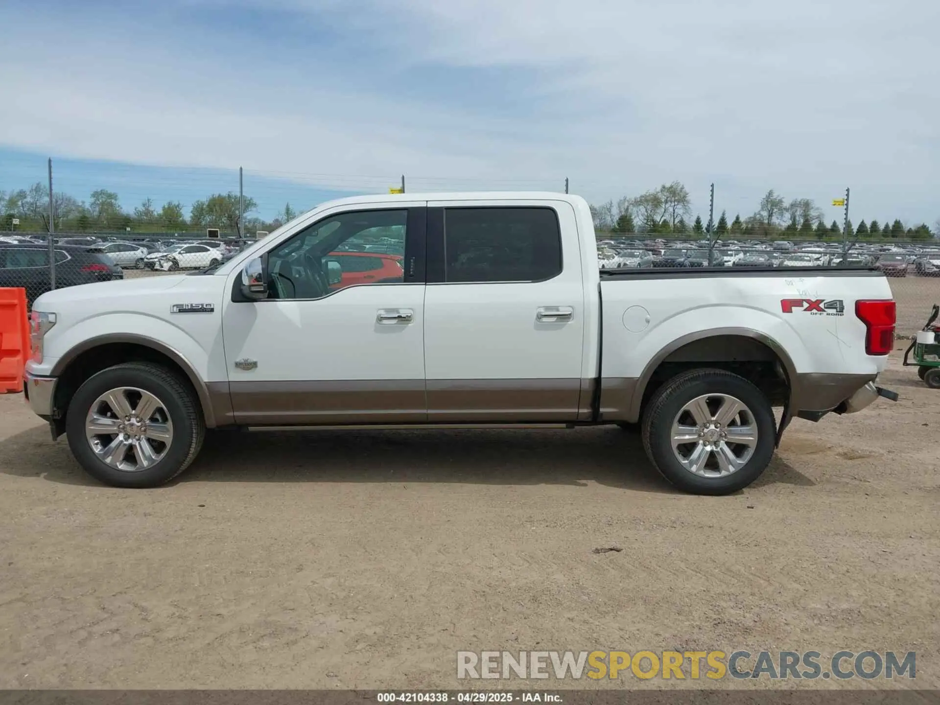 14 fotografías del automóvil dañado 1FTEW1E58KFA39806 FORD F-150 2019