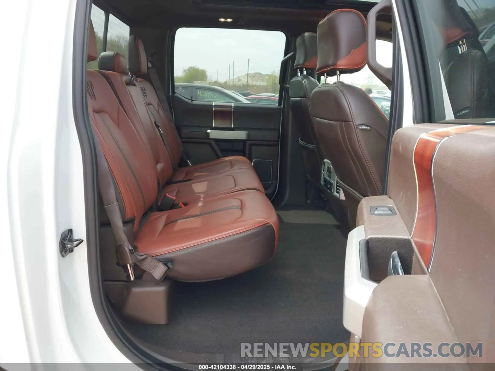 8 fotografías del automóvil dañado 1FTEW1E58KFA39806 FORD F-150 2019