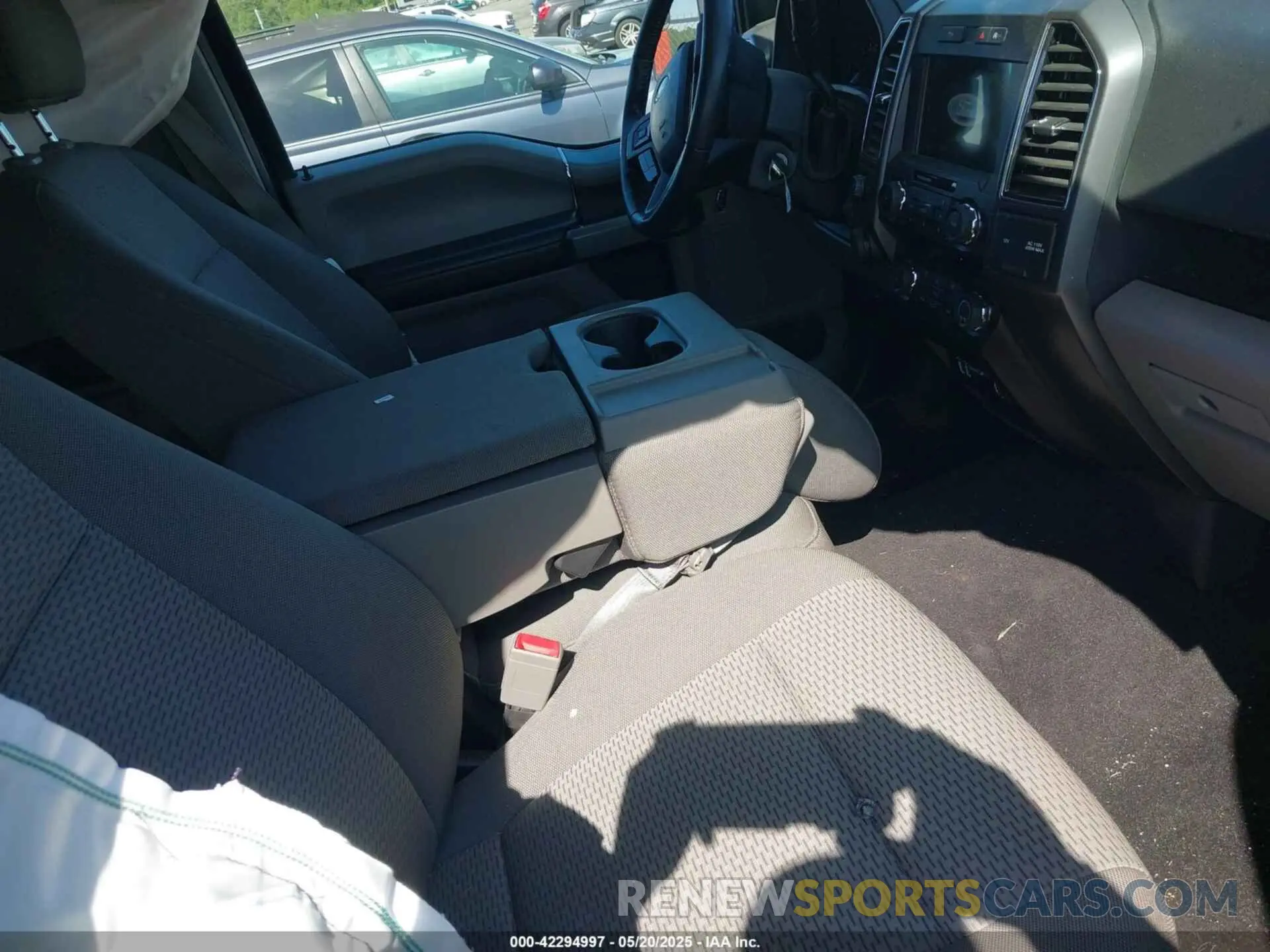 5 fotografías del automóvil dañado 1FTEW1E59KFC41666 FORD F-150 2019