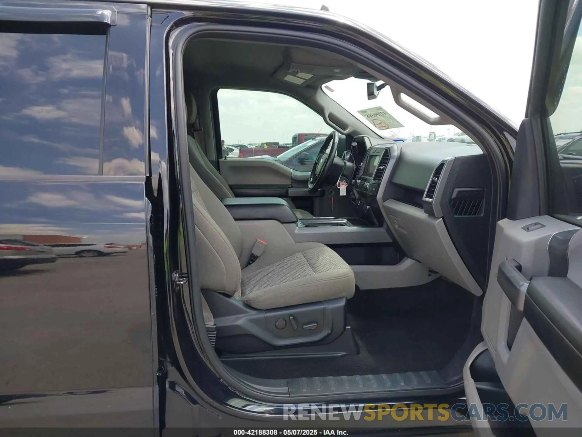 5 fotografías del automóvil dañado 1FTEW1E59KKE90346 FORD F-150 2019