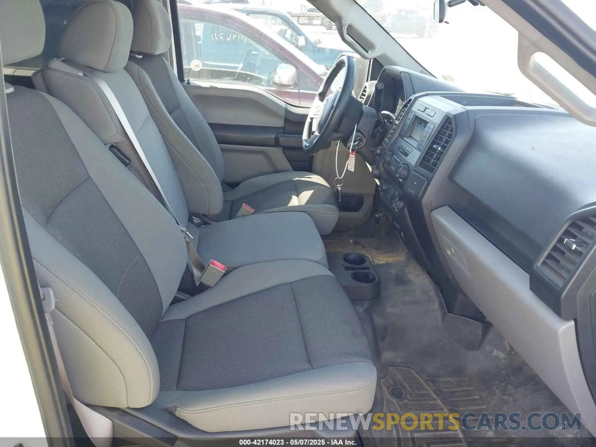 5 fotografías del automóvil dañado 1FTEW1E59KKF30750 FORD F-150 2019