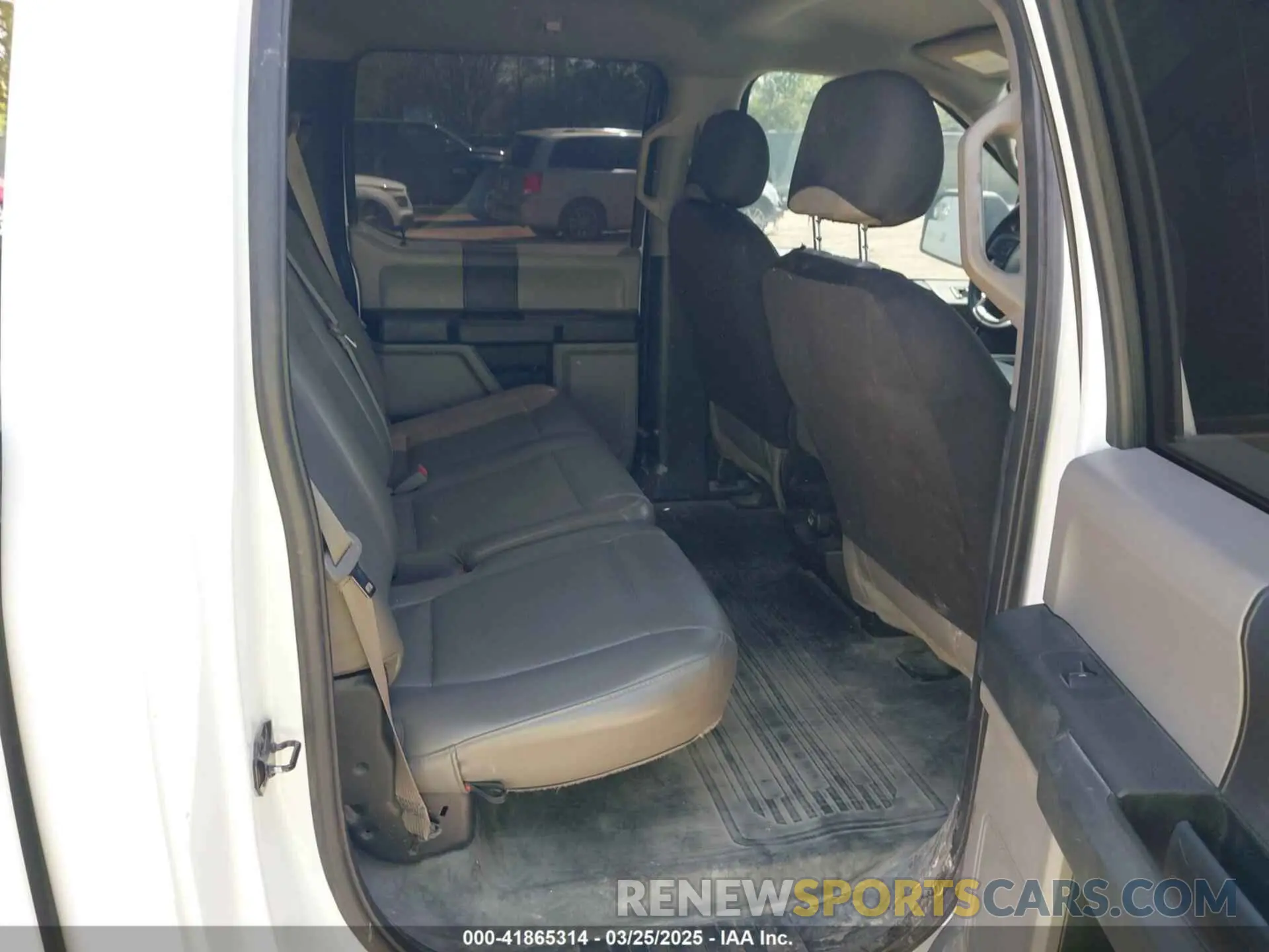 8 fotografías del automóvil dañado 1FTEW1E5XKKC41392 FORD F-150 2019