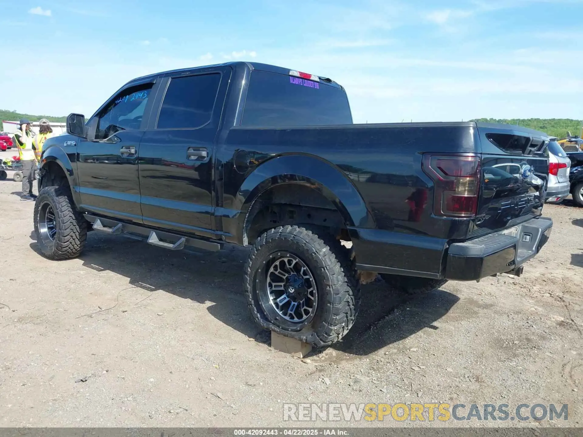 3 fotografías del automóvil dañado 1FTEW1EP2KFC91620 FORD F-150 2019