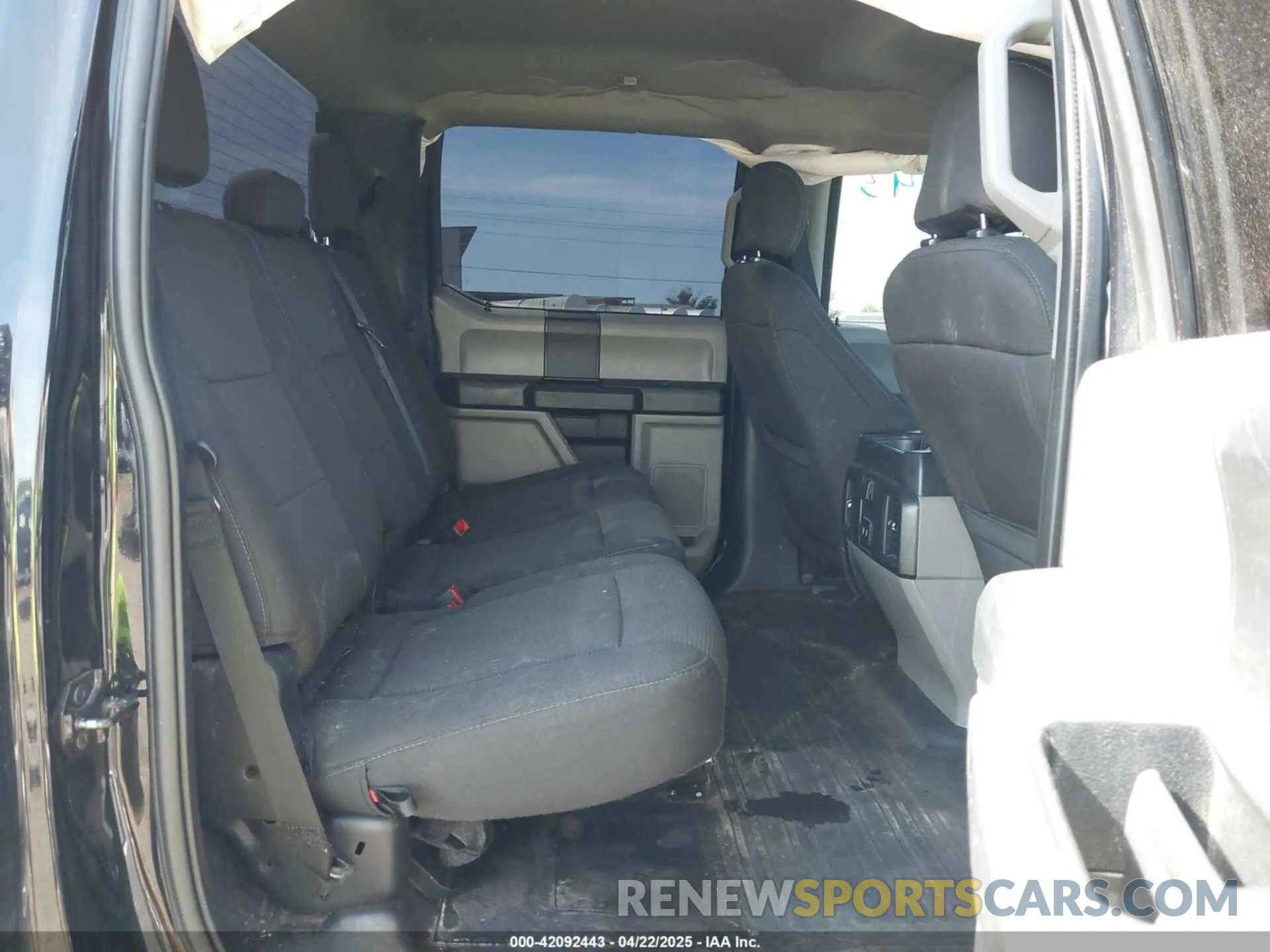 8 fotografías del automóvil dañado 1FTEW1EP2KFC91620 FORD F-150 2019